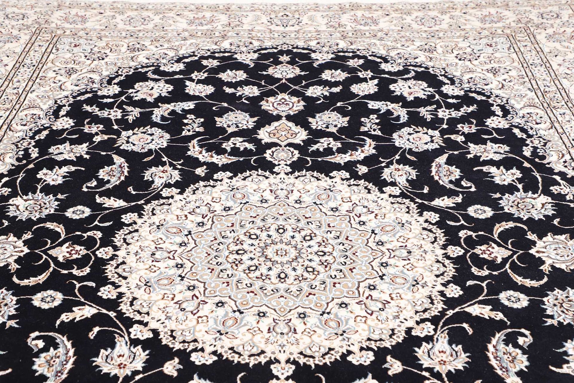 Handgeknüpfter Nain Perserteppich 249 × 358 cm
