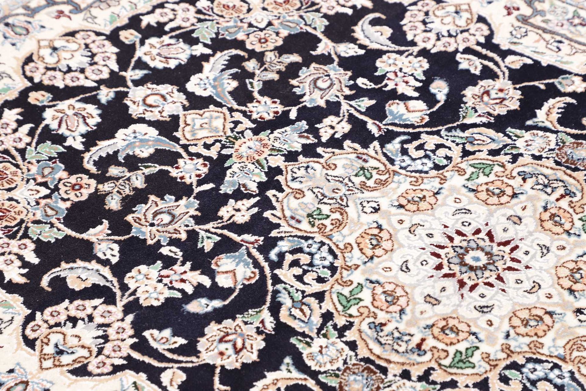 perserteppich-nain-102-x-156-cm-schurwolle-handgeknupft-exklusiv-18 Handgeknüpfter Nain Perserteppich, 102 × 156 cm, Wolle