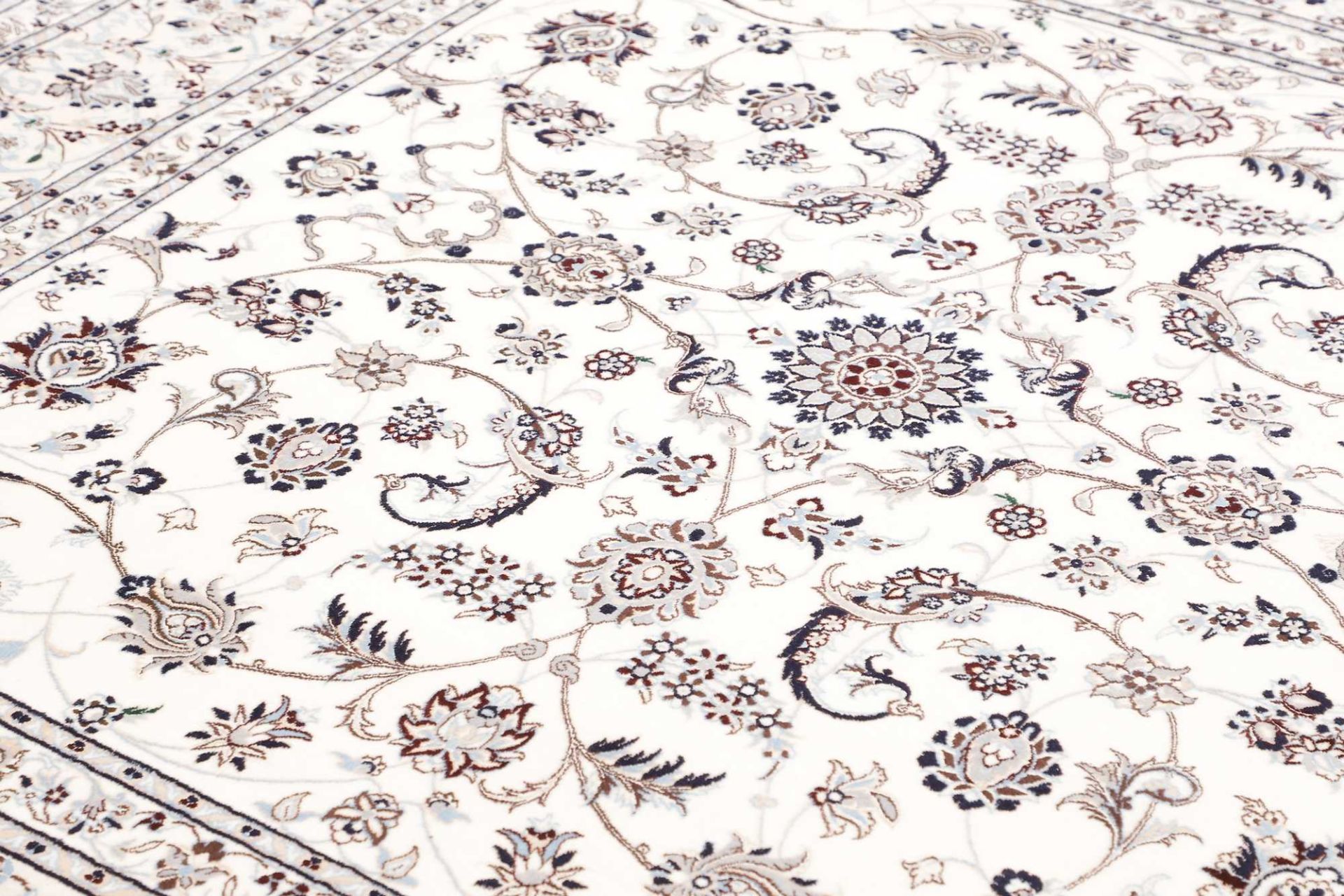 perserteppich-nain-206-x-202-cm-schurwolle-handgeknupft-exklusive-qualitat-6 Handgeknüpfter Nain Perserteppich, 206 × 202 cm, Wolle