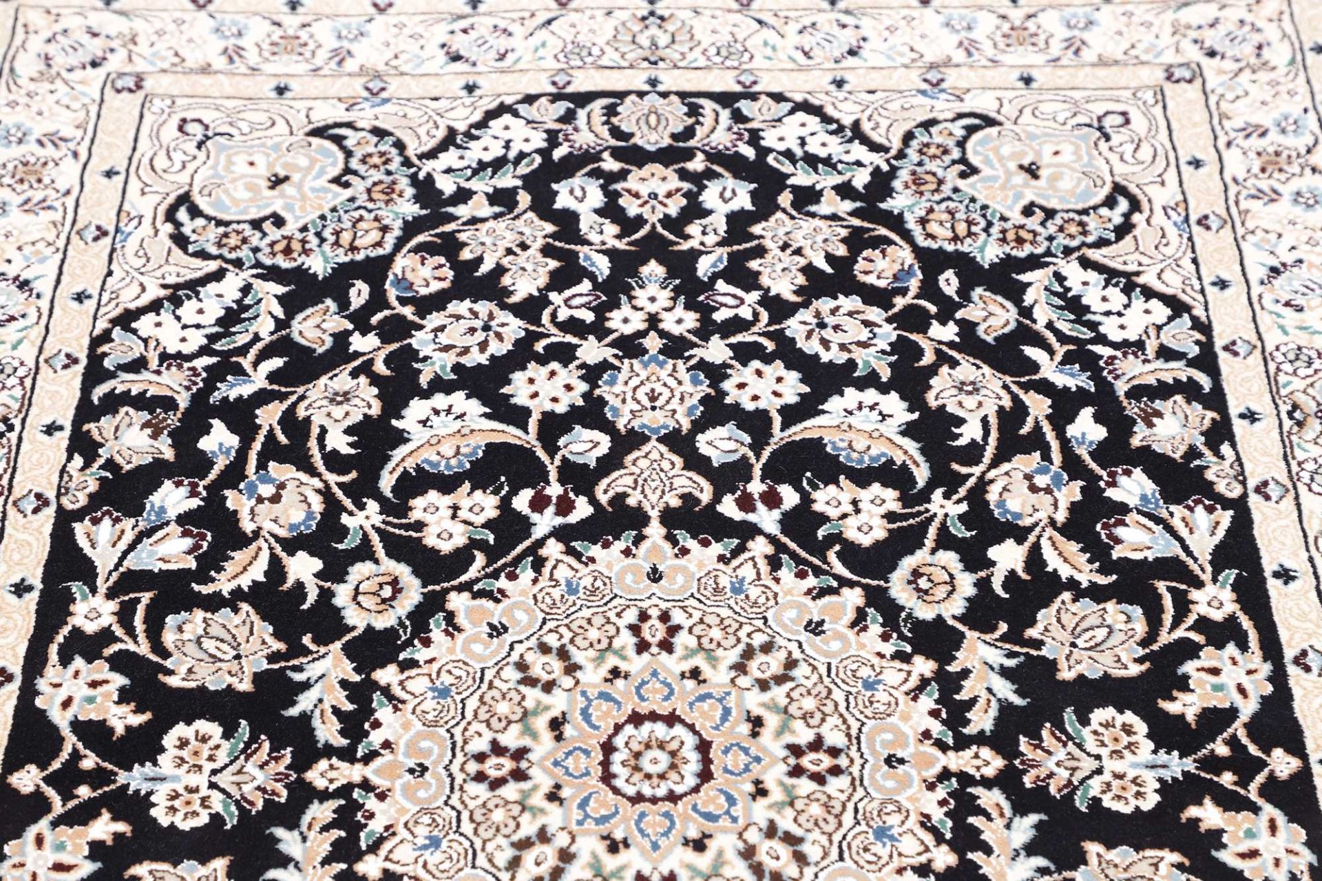 Nain Perserteppich 100 × 148 cm aus Wolle, handgeknüpft