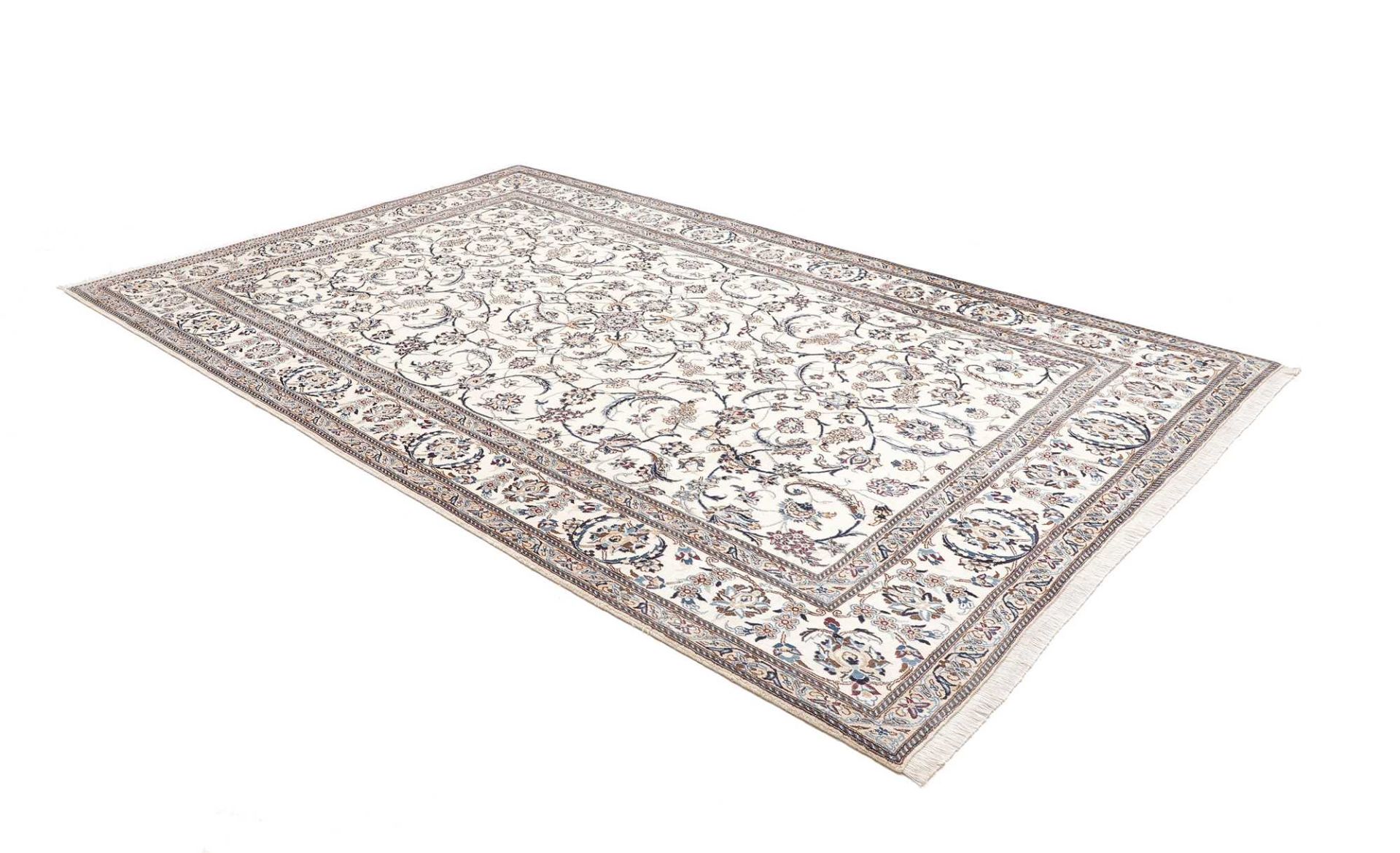 Handgeknüpfter Nain Perserteppich 197 × 306 cm