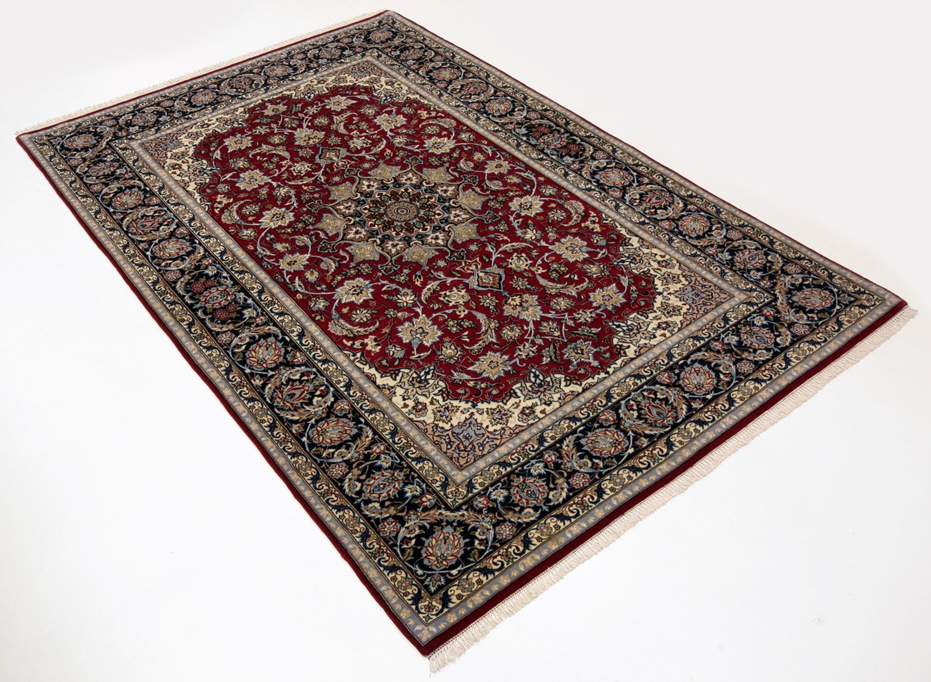 Handgeknüpfter Isfahan Perserteppich 148 × 226 cm