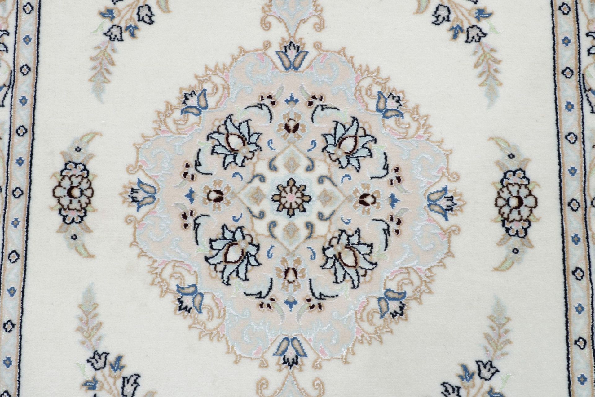 Nain Perserteppich aus Iran, 82 × 135 cm