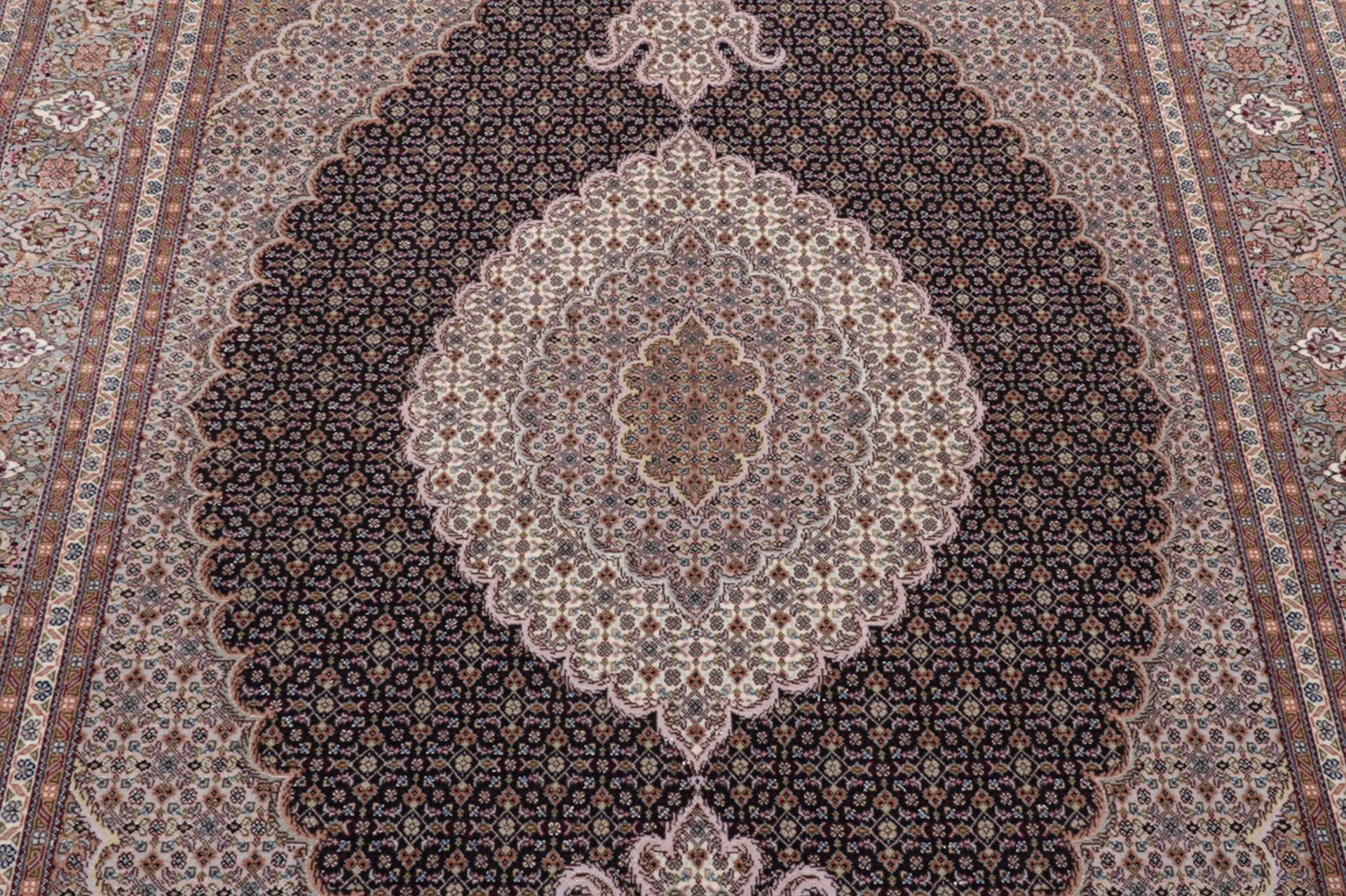 Täbriz Perserteppich 155 × 205 cm aus Wolle & Seide, handgeknüpft
