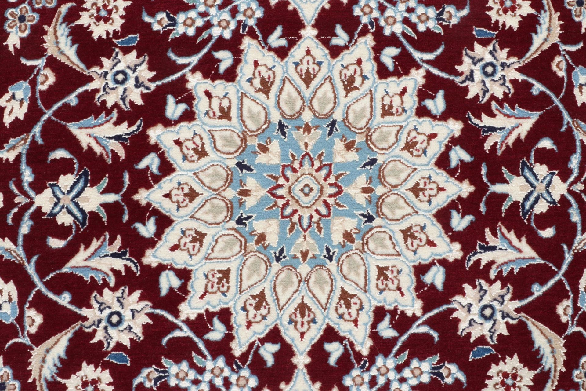 perserteppich-nain-80-x-122-cm-schurwolle-seide-handgeknupft-1 Nain Perserteppich 80 × 122 cm aus Wolle & Seide, handgeknüpft