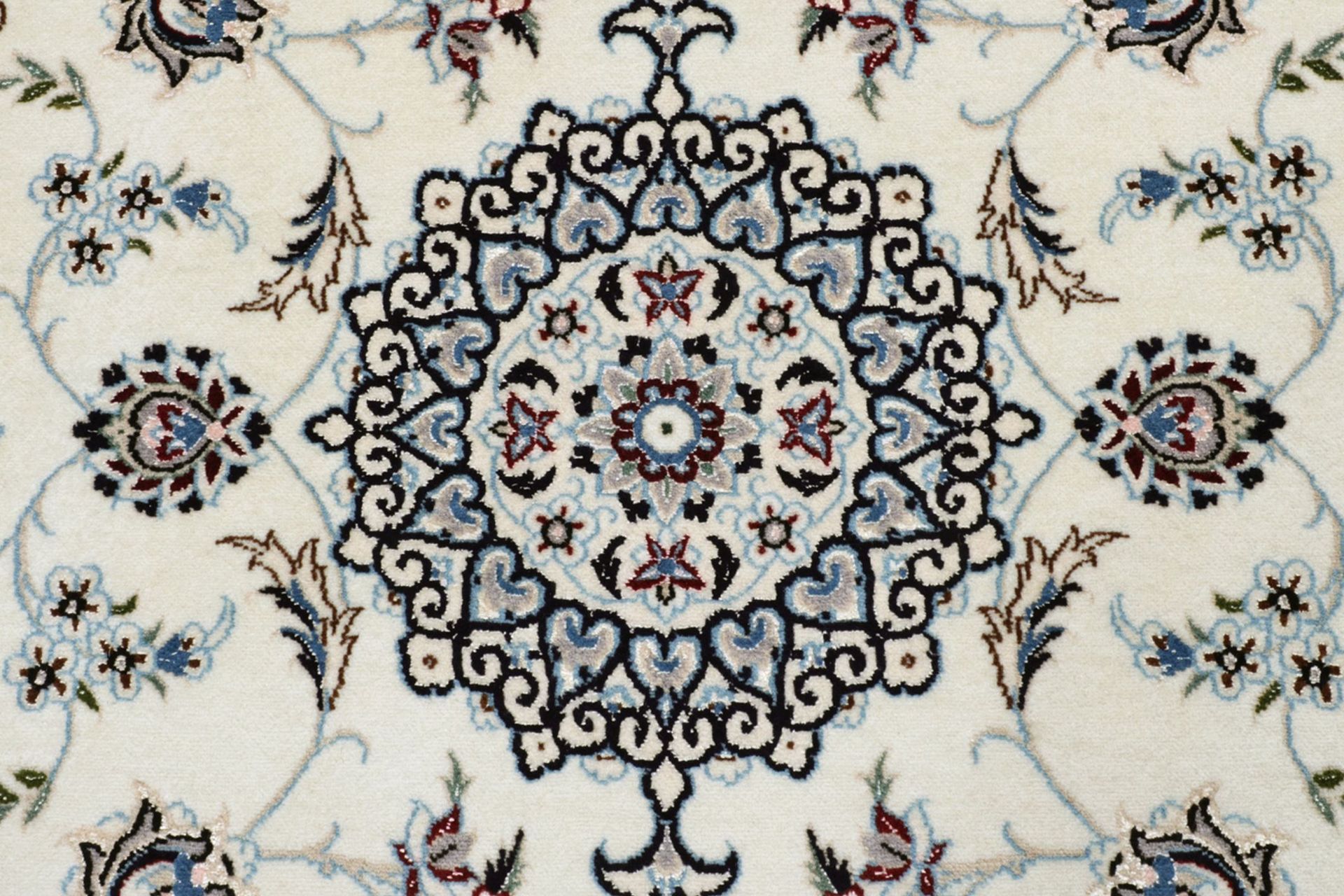 Handgeknüpfter Nain Perserteppich 87 × 133 cm