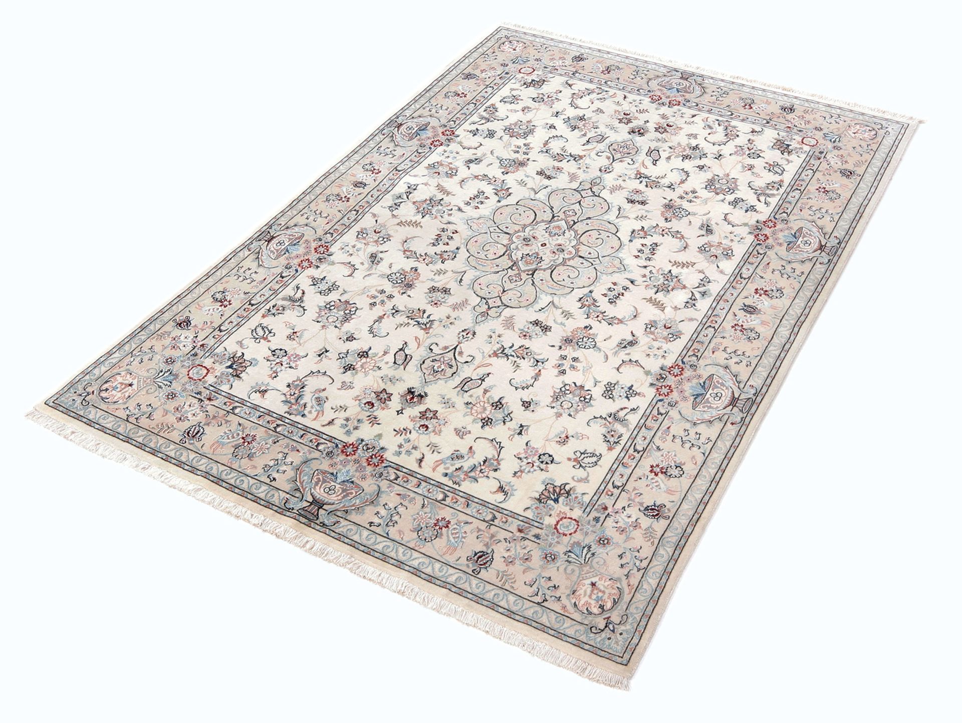 Isfahan Perserteppich aus Iran, 137 × 205 cm