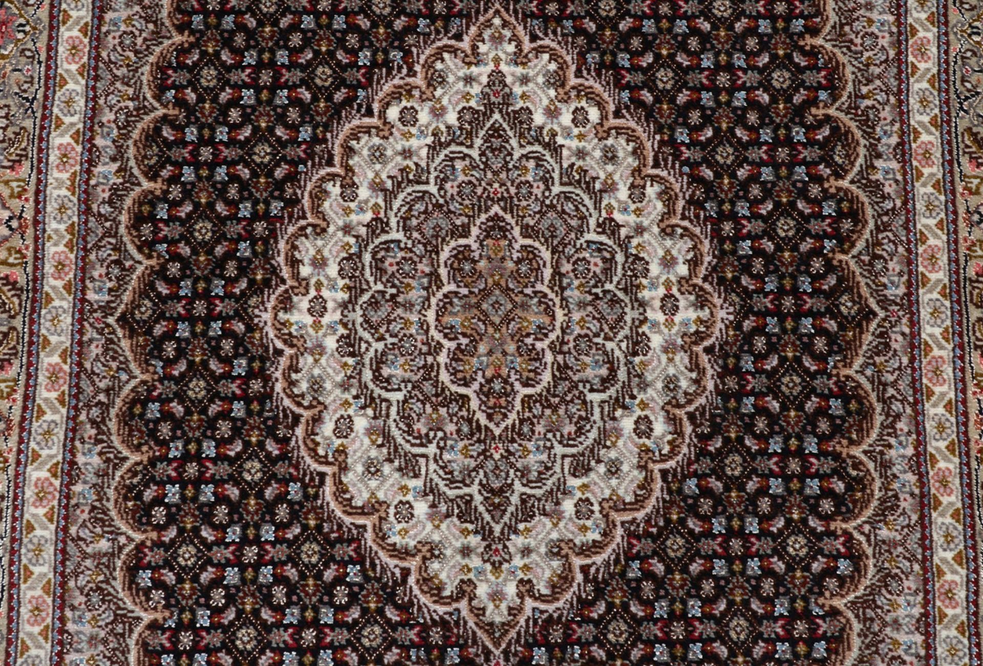 Täbriz Perserteppich 80 × 132 cm aus Wolle & Seide, handgeknüpft