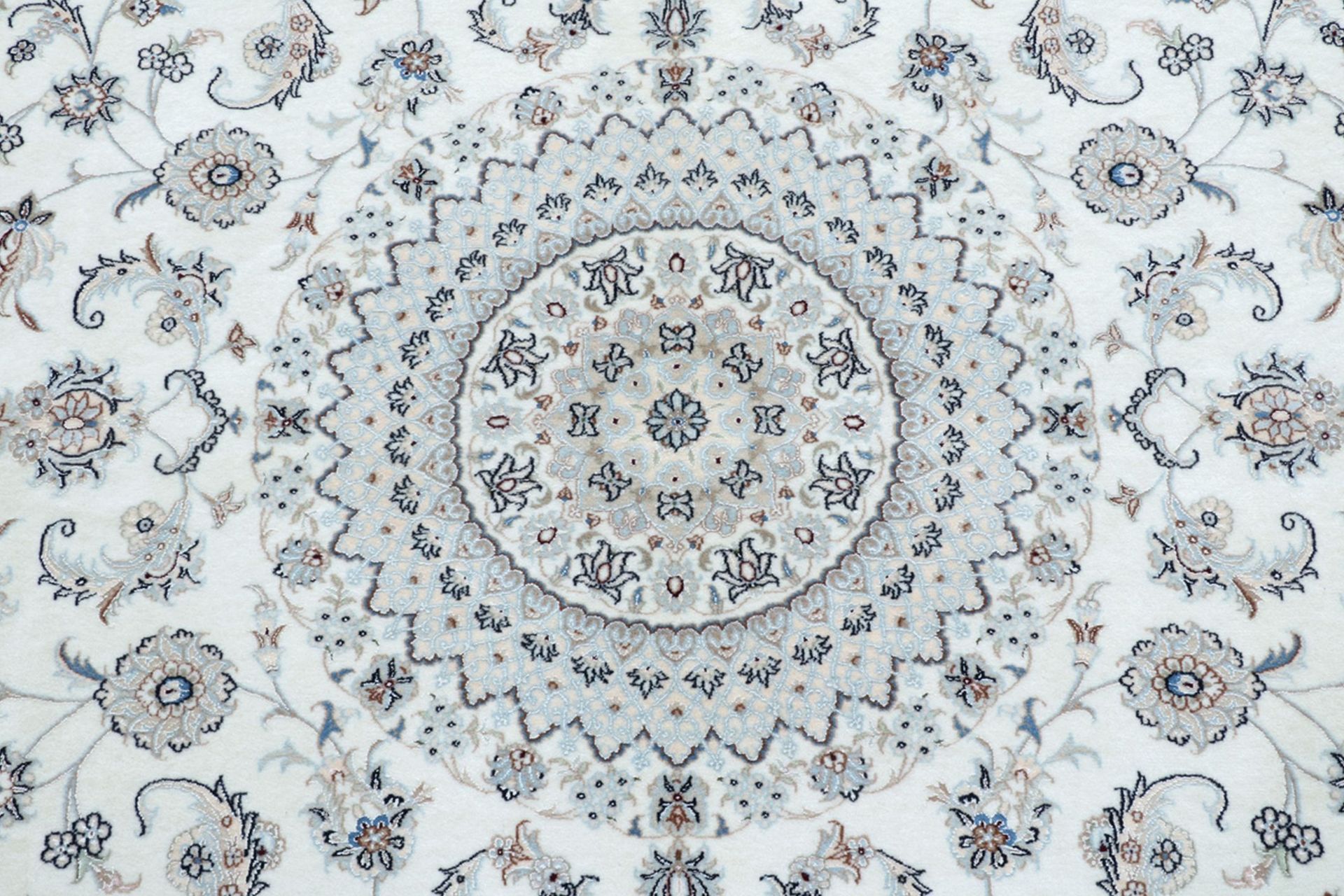 perserteppich-nain-177-x-250-cm-schurwolle-seide-handgeknupft-1 Nain Perserteppich aus Iran, 177 × 250 cm