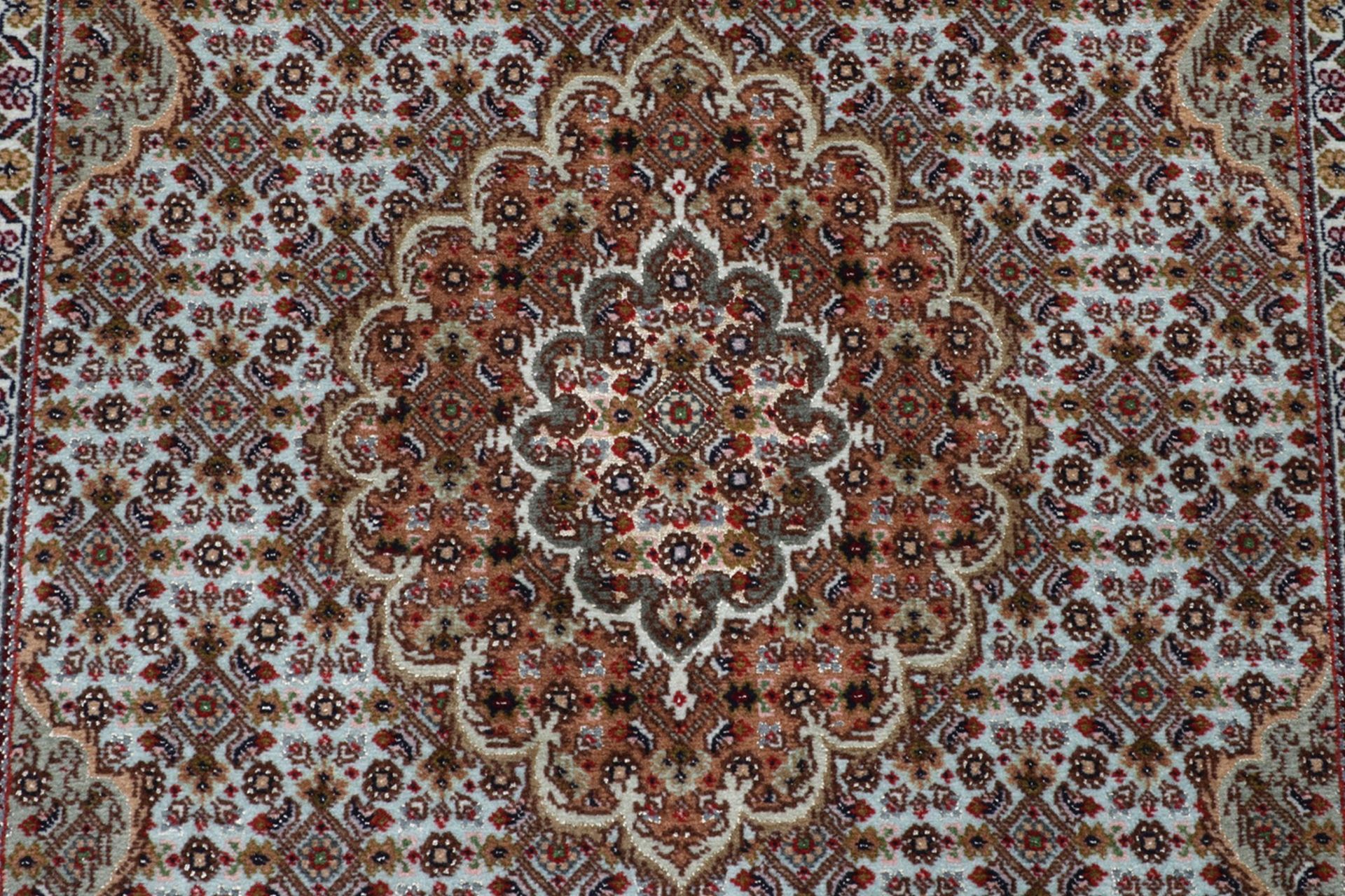 perserteppich-tabriz-80-x-122-cm-schurwolle-seide-handgeknupft-1 Handgeknüpfter Täbriz Perserteppich, 80 × 122 cm, Wolle & Seide