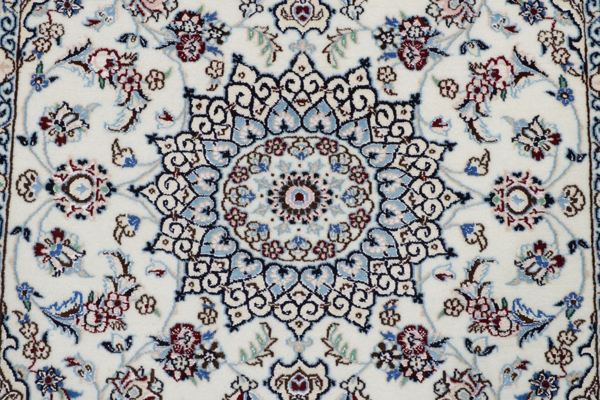 Handgeknüpfter Nain Perserteppich 82 × 108 cm