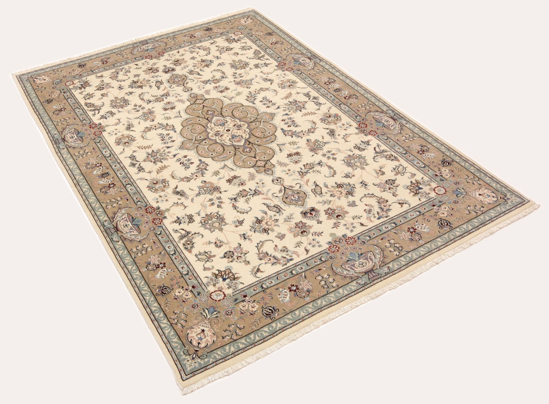 Handgeknüpfter Isfahan Perserteppich, 136 × 202 cm, Wolle & Seide