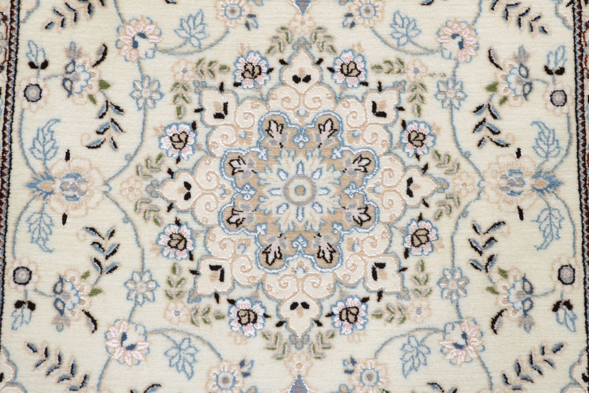 Nain Perserteppich aus Iran, 87 × 130 cm