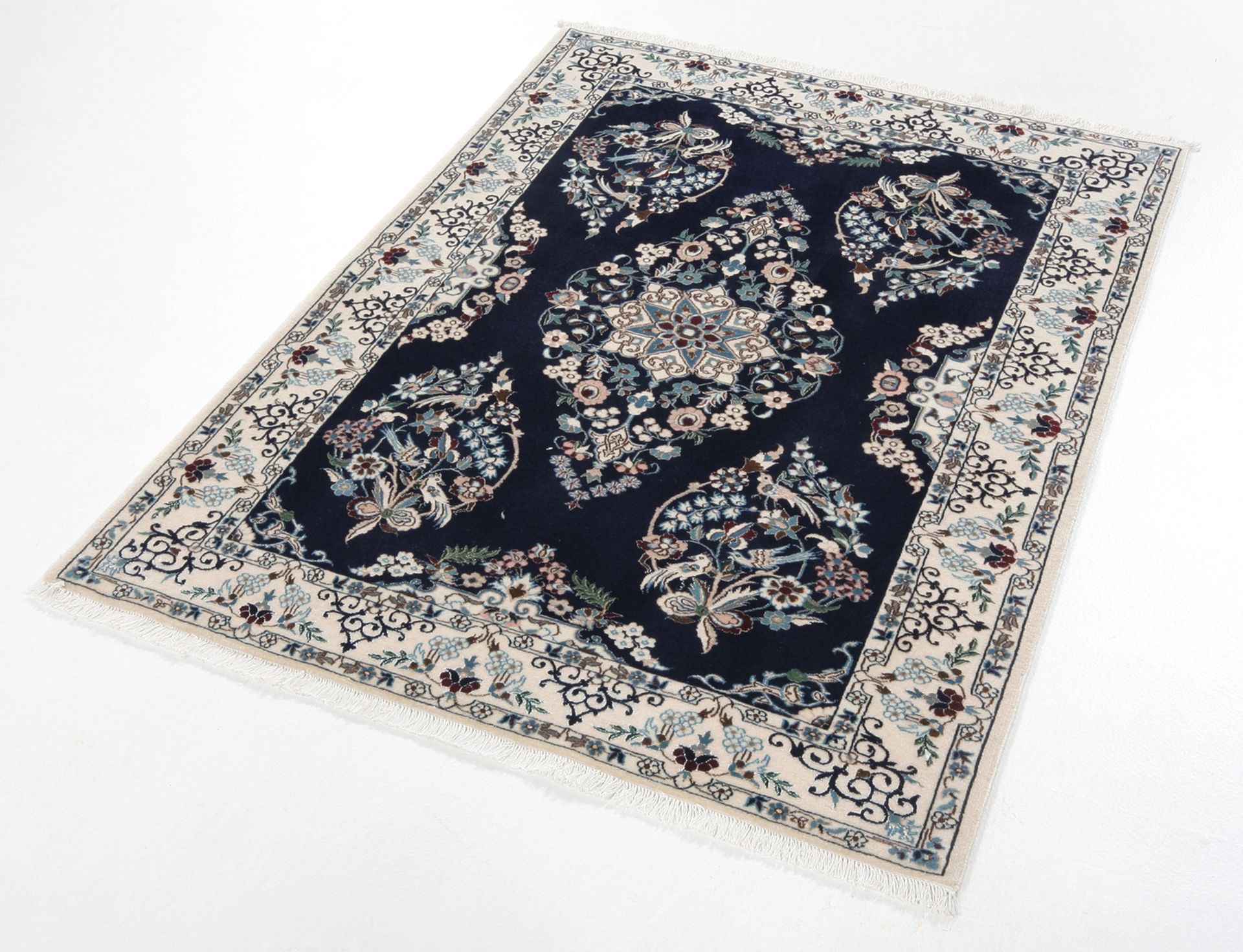 Nain Perserteppich aus Iran, 100 × 138 cm