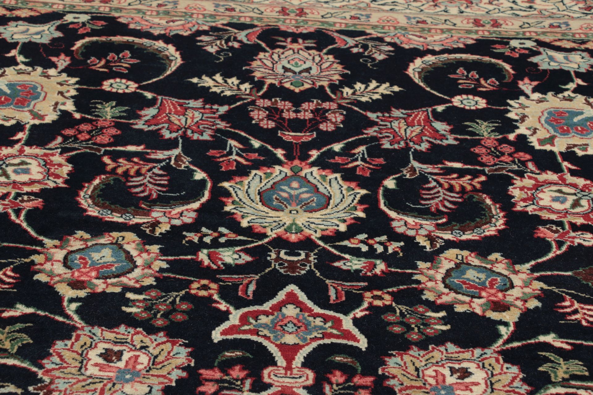 Handgeknüpfter Sarough Perserteppich 270 × 370 cm