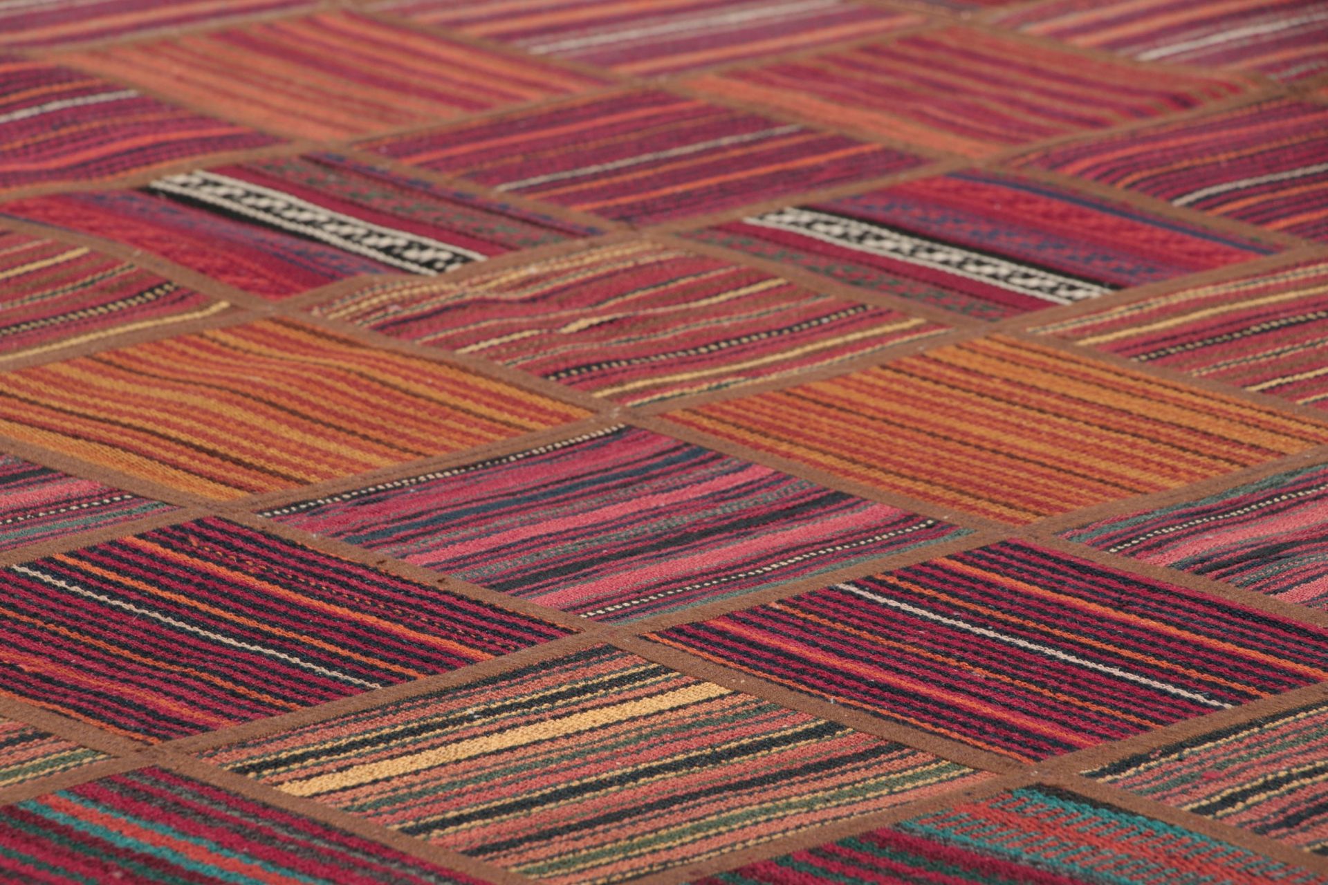 Kelim Perserteppich aus Iran, 253 × 350 cm