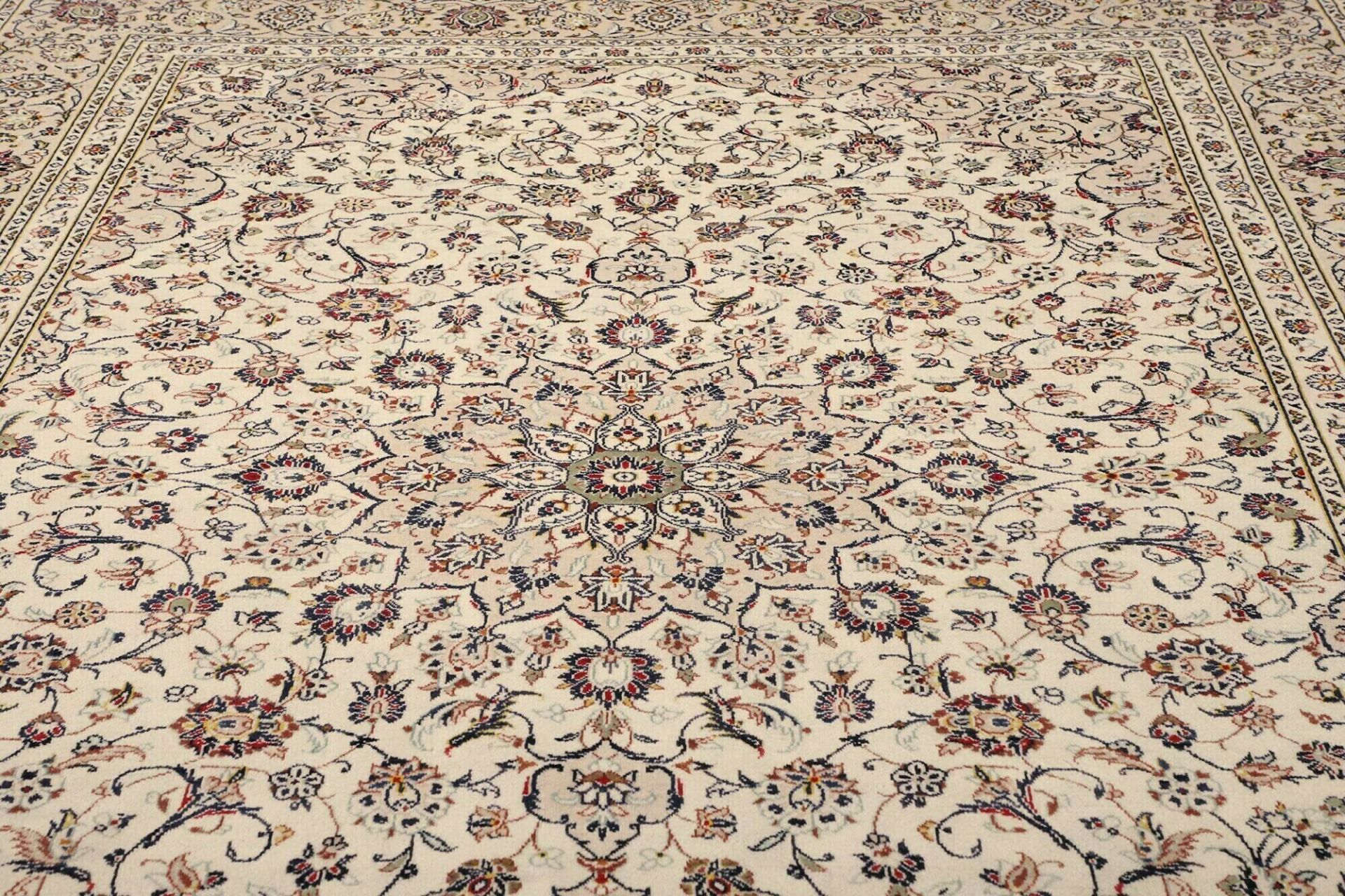 Handgeknüpfter Kashan Perserteppich 241 × 339 cm
