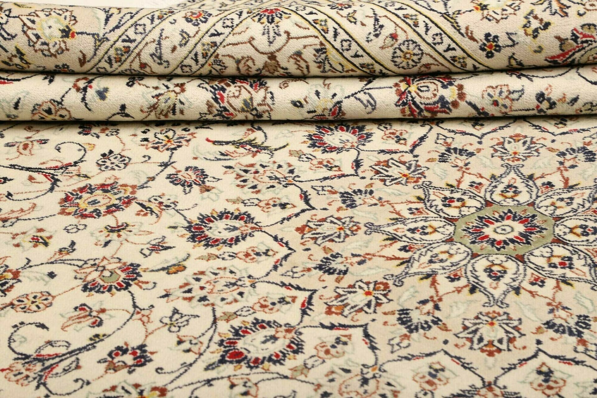 Handgeknüpfter Kashan Perserteppich 241 × 339 cm