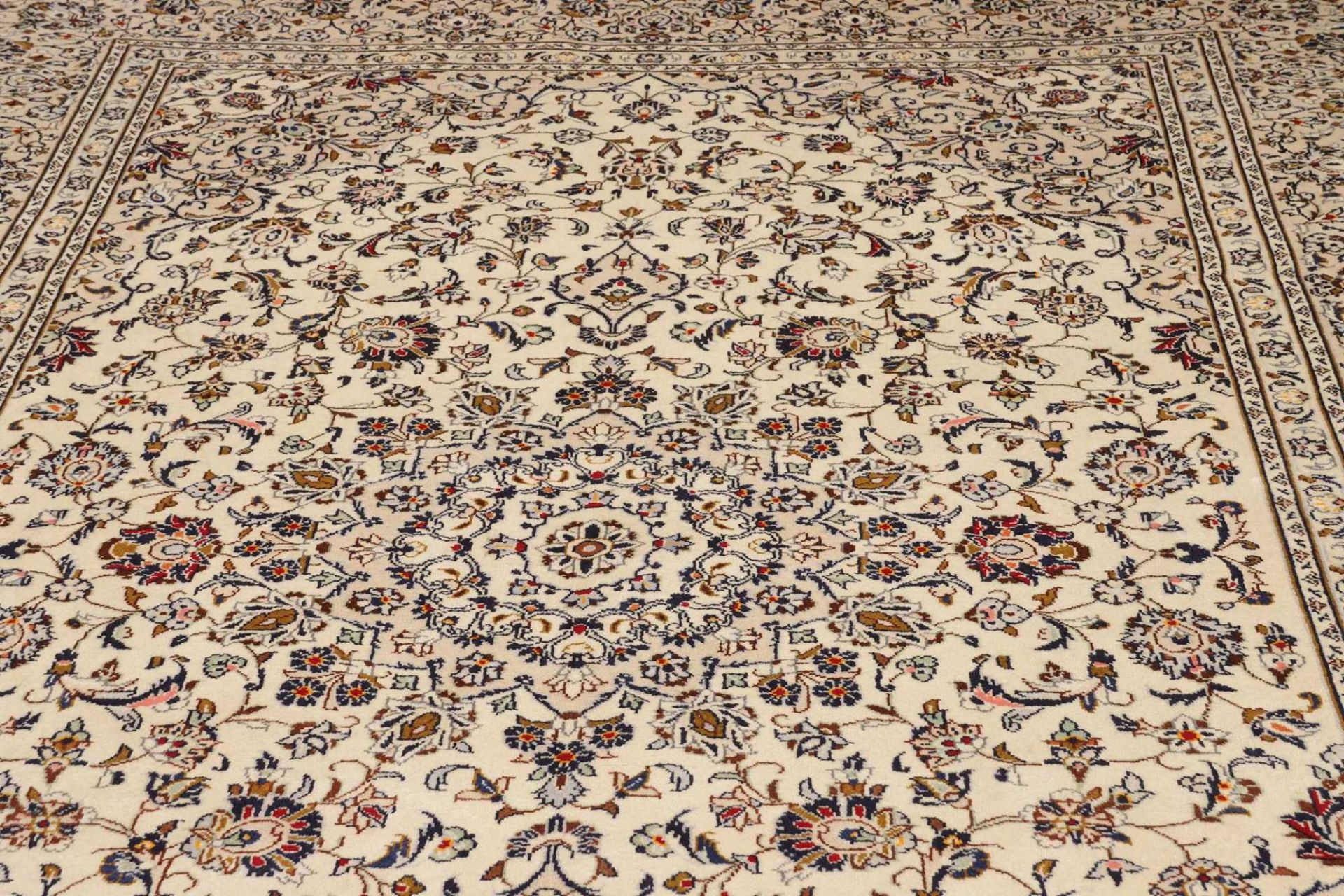Kashan Perserteppich 239 × 355 cm aus Wolle, handgeknüpft