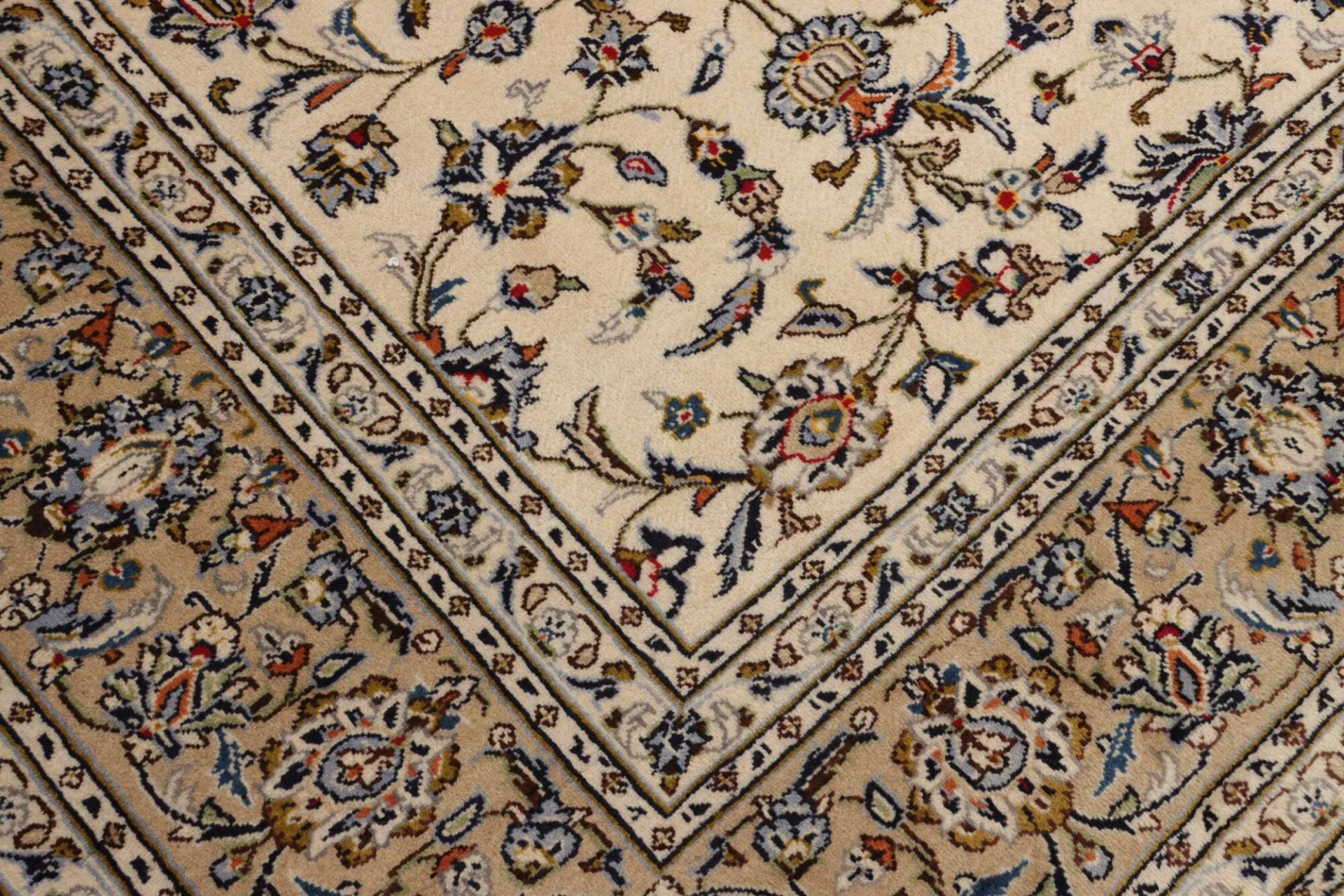 Kashan Perserteppich 259 × 366 cm aus Wolle, handgeknüpft