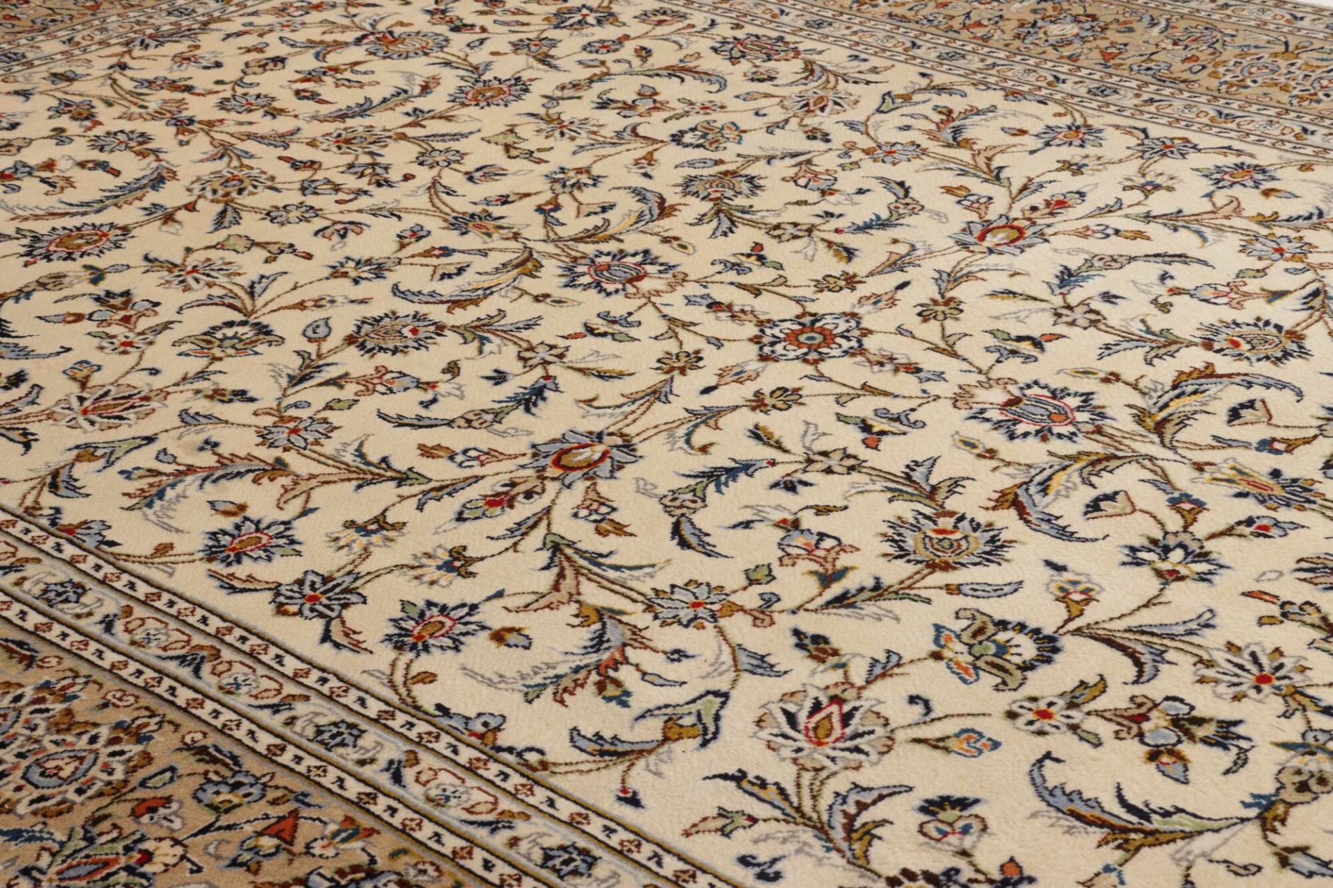 Kashan Perserteppich 259 × 366 cm aus Wolle, handgeknüpft