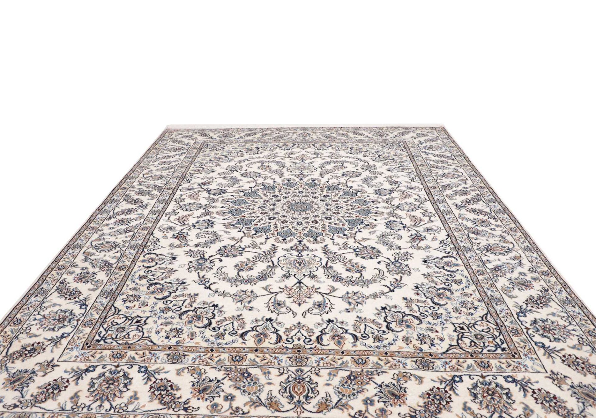 Nain Perserteppich aus Iran, 247 × 348 cm