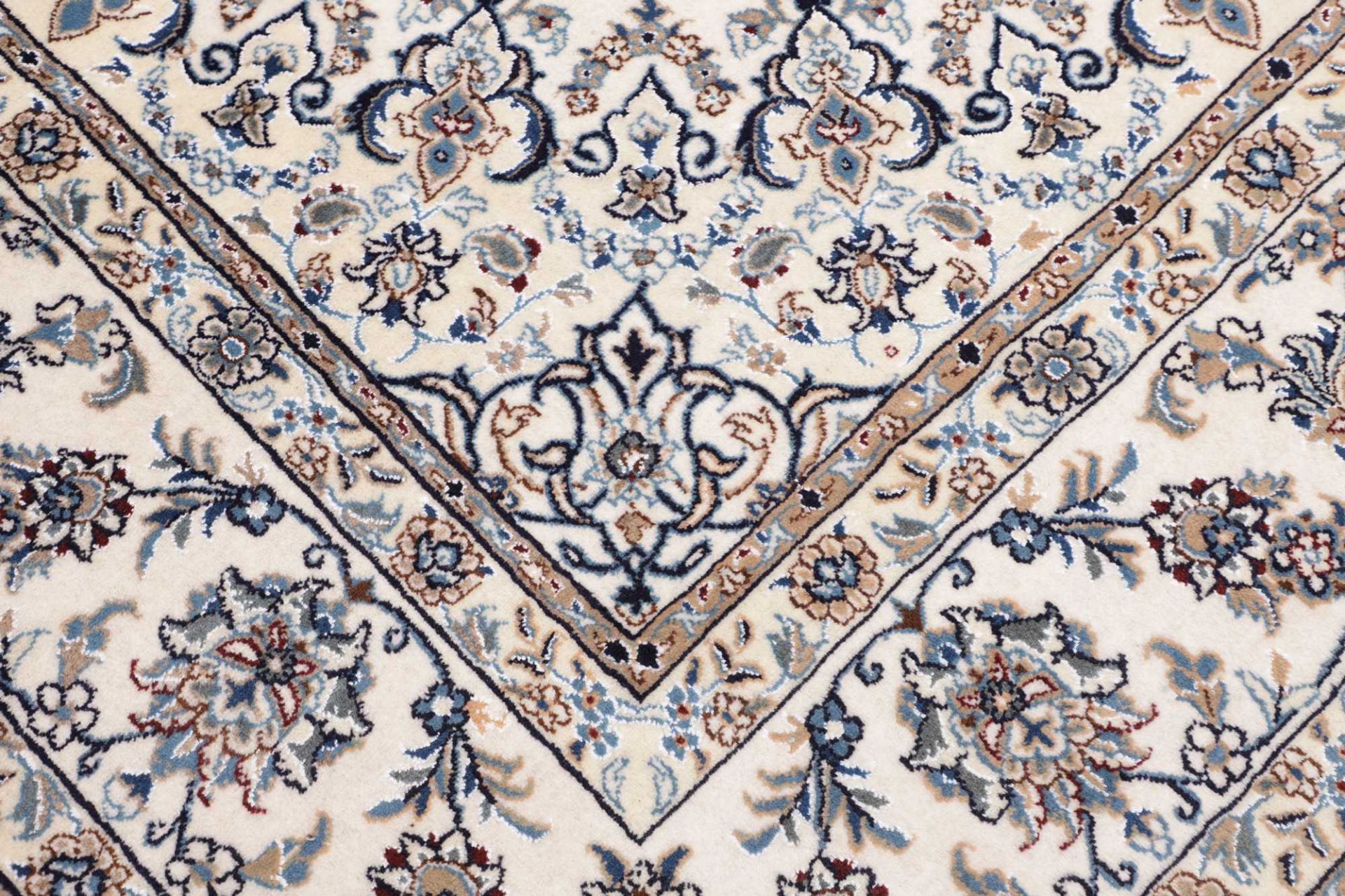 Nain Perserteppich aus Iran, 247 × 348 cm