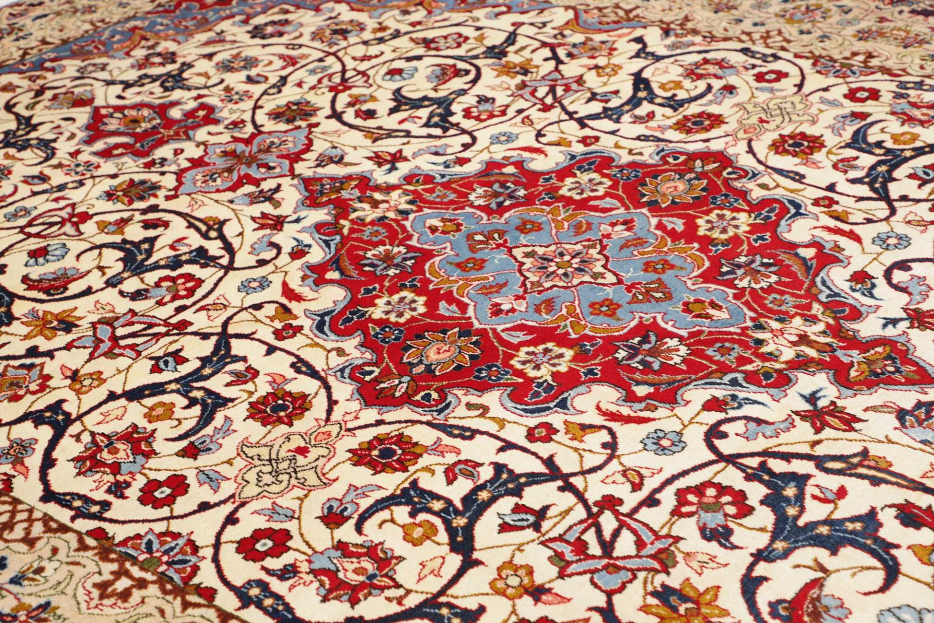 Isfahan Perserteppich 239 × 369 cm aus Wolle, handgeknüpft