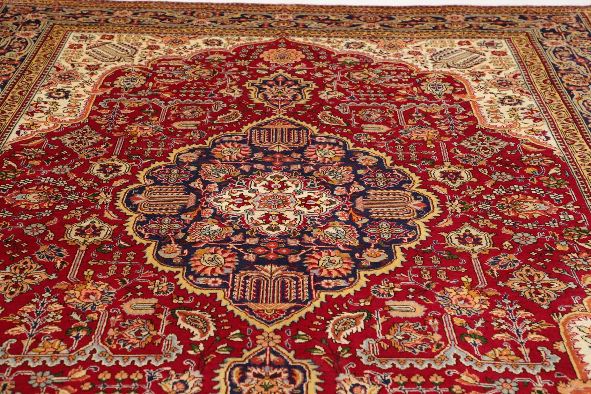 Täbriz Perserteppich aus Iran, 253 × 344 cm