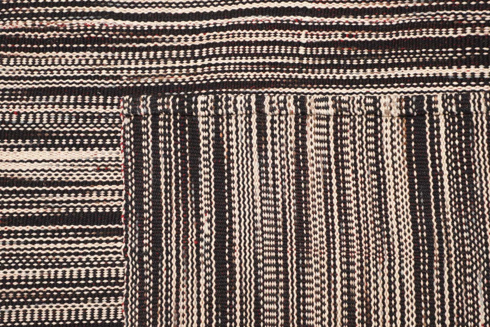 Kelim Perserteppich 252 × 353 cm aus Wolle, handgewebt
