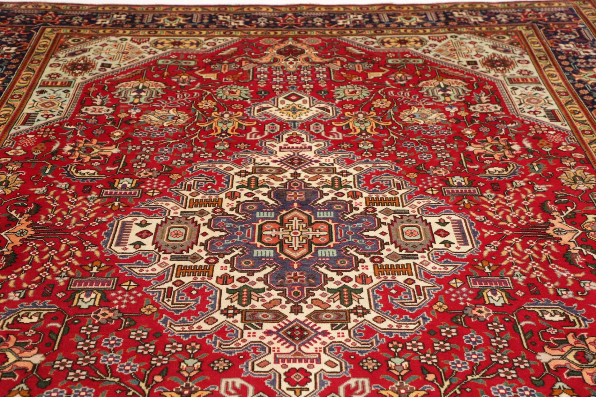 Täbriz Perserteppich aus Iran, 254 × 347 cm