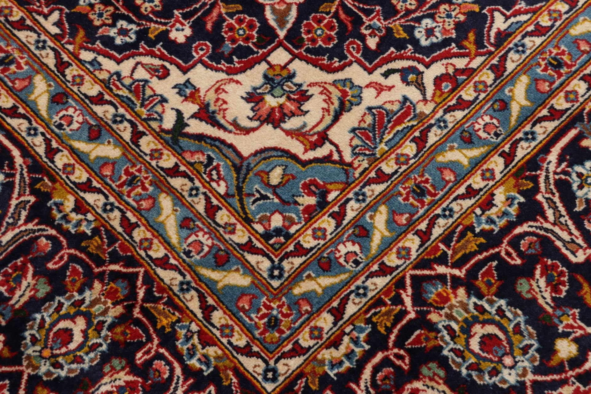 Kashan Perserteppich aus Iran, 249 × 371 cm