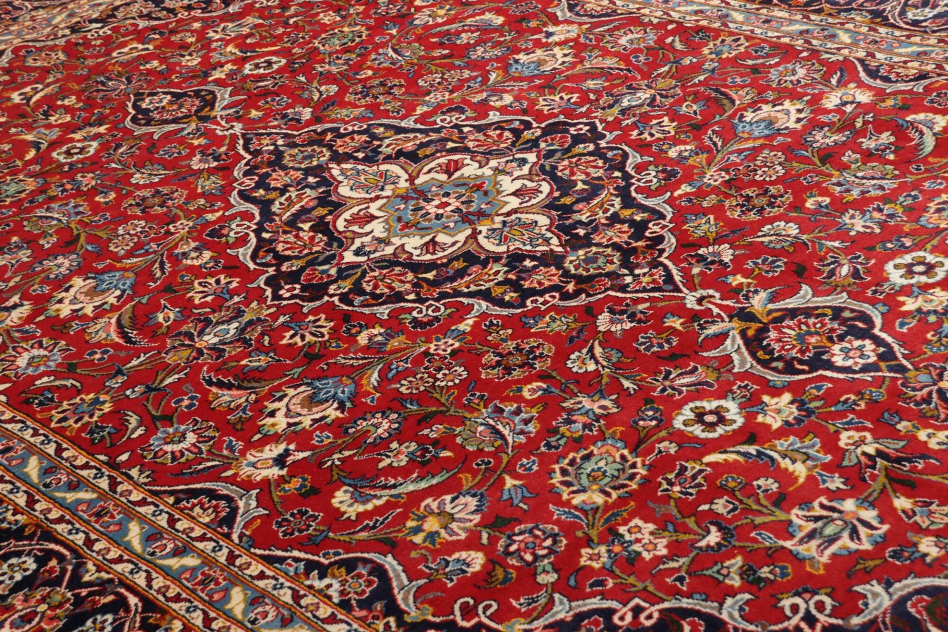 Kashan Perserteppich aus Iran, 249 × 371 cm