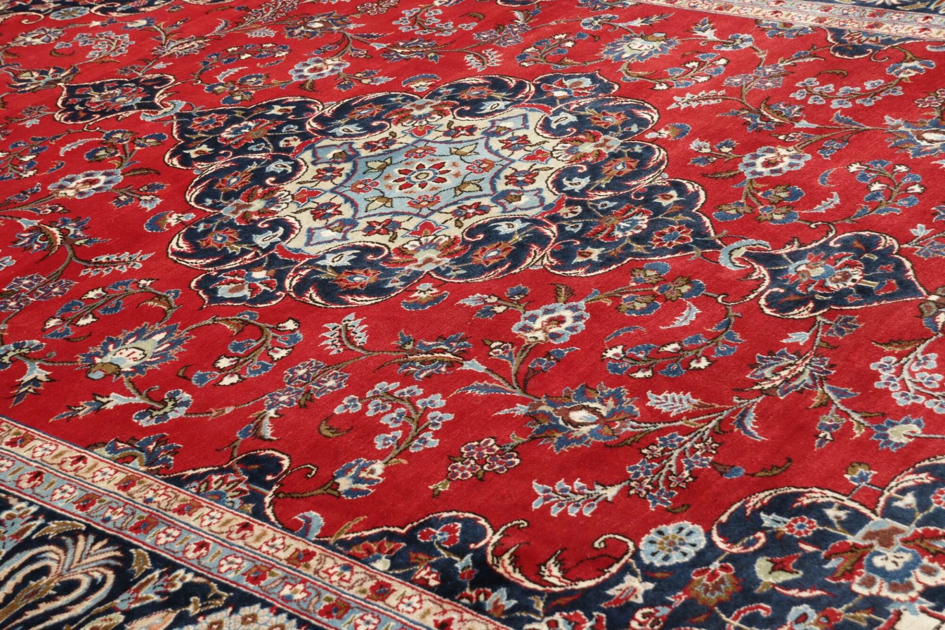 Isfahan Perserteppich 261 × 355 cm aus Wolle, handgeknüpft