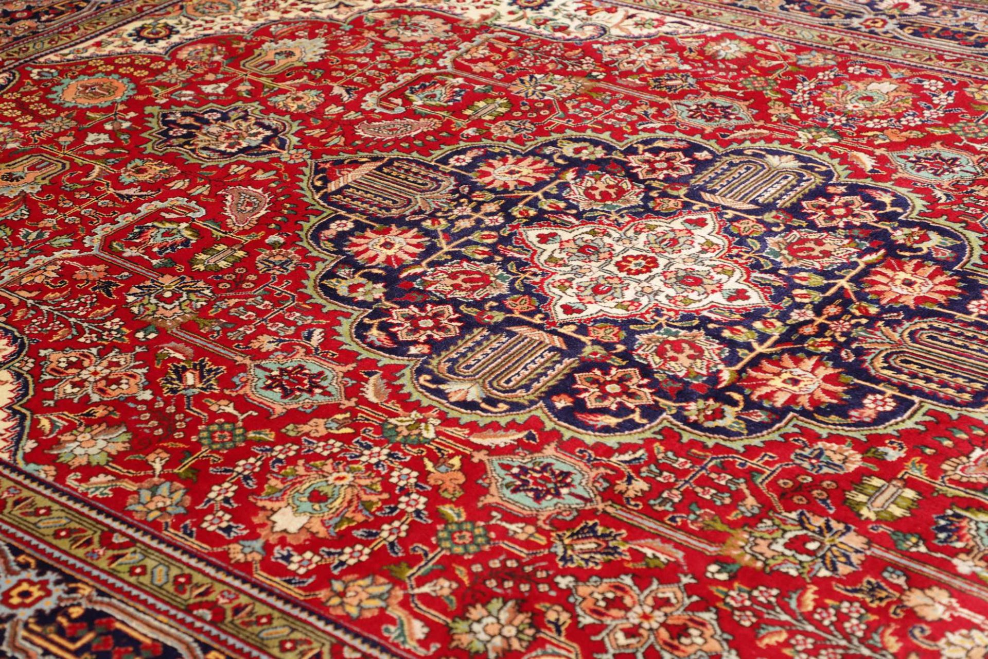 Täbriz Perserteppich 256 × 363 cm aus Wolle, handgeknüpft