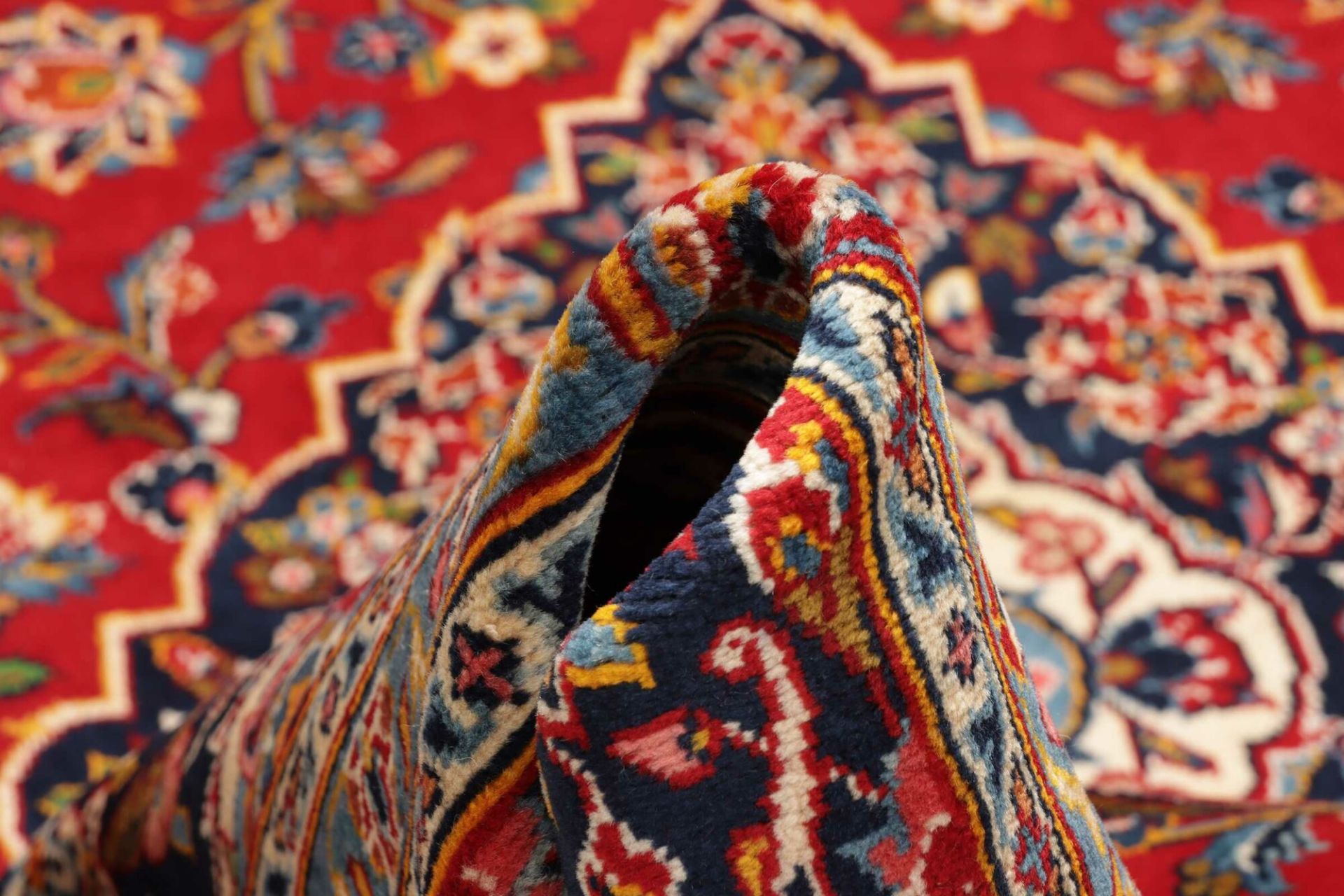 Kashan Perserteppich 246 × 371 cm aus Wolle, handgeknüpft
