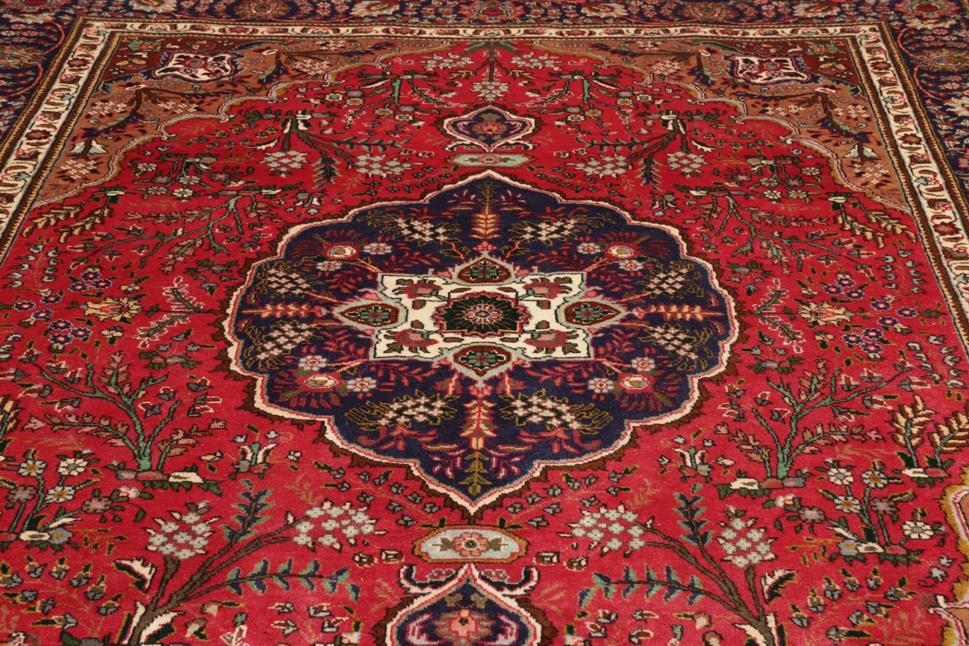 Täbriz Perserteppich aus Iran, 251 × 341 cm
