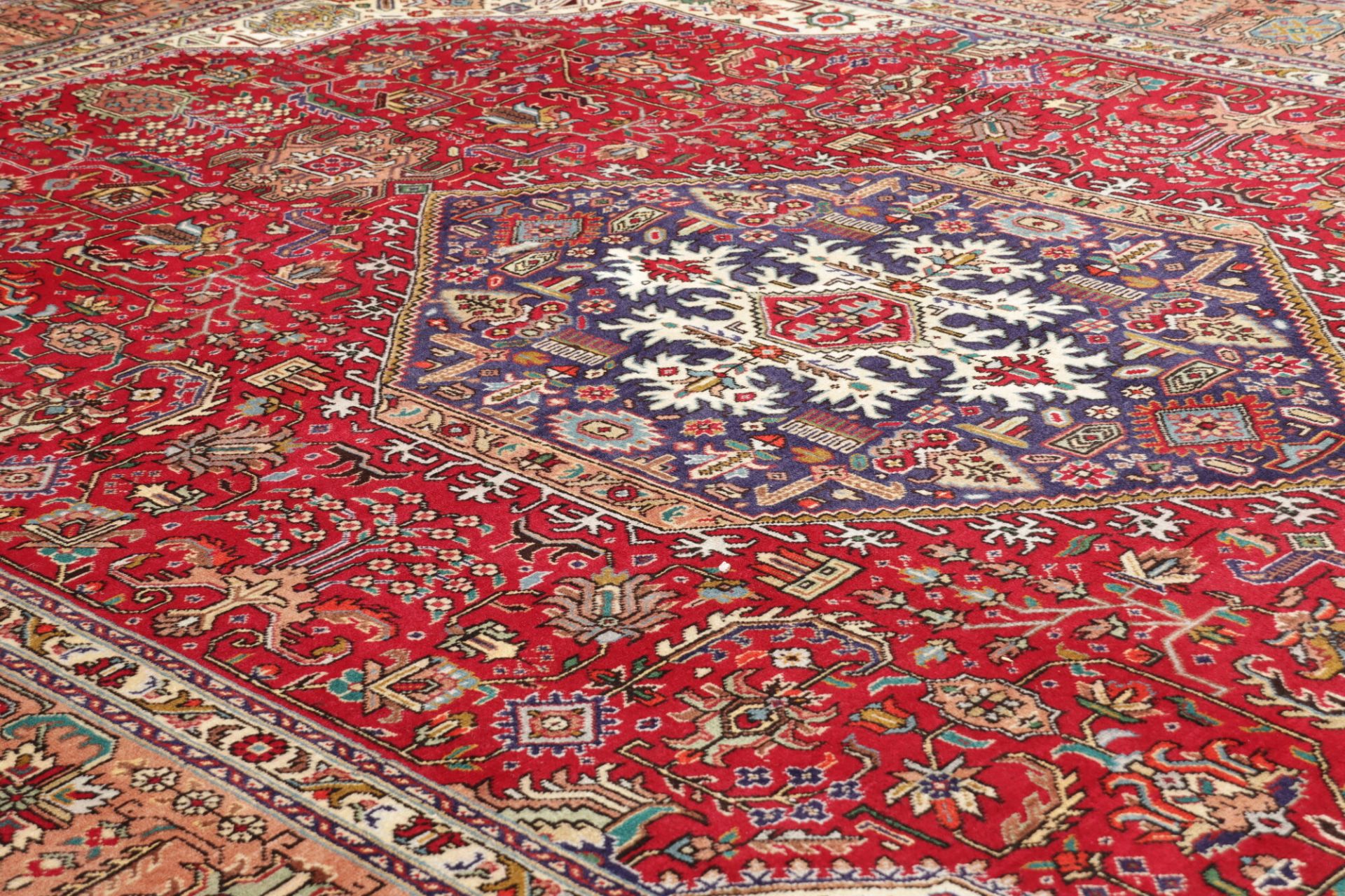 Täbriz Perserteppich 253 × 349 cm aus Wolle, handgeknüpft