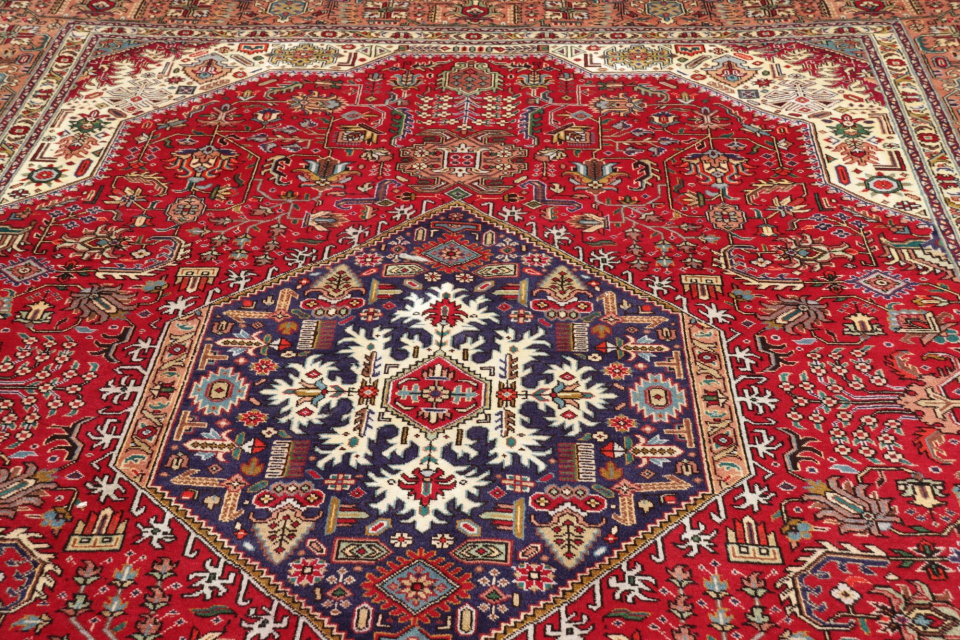 Täbriz Perserteppich 253 × 349 cm aus Wolle, handgeknüpft