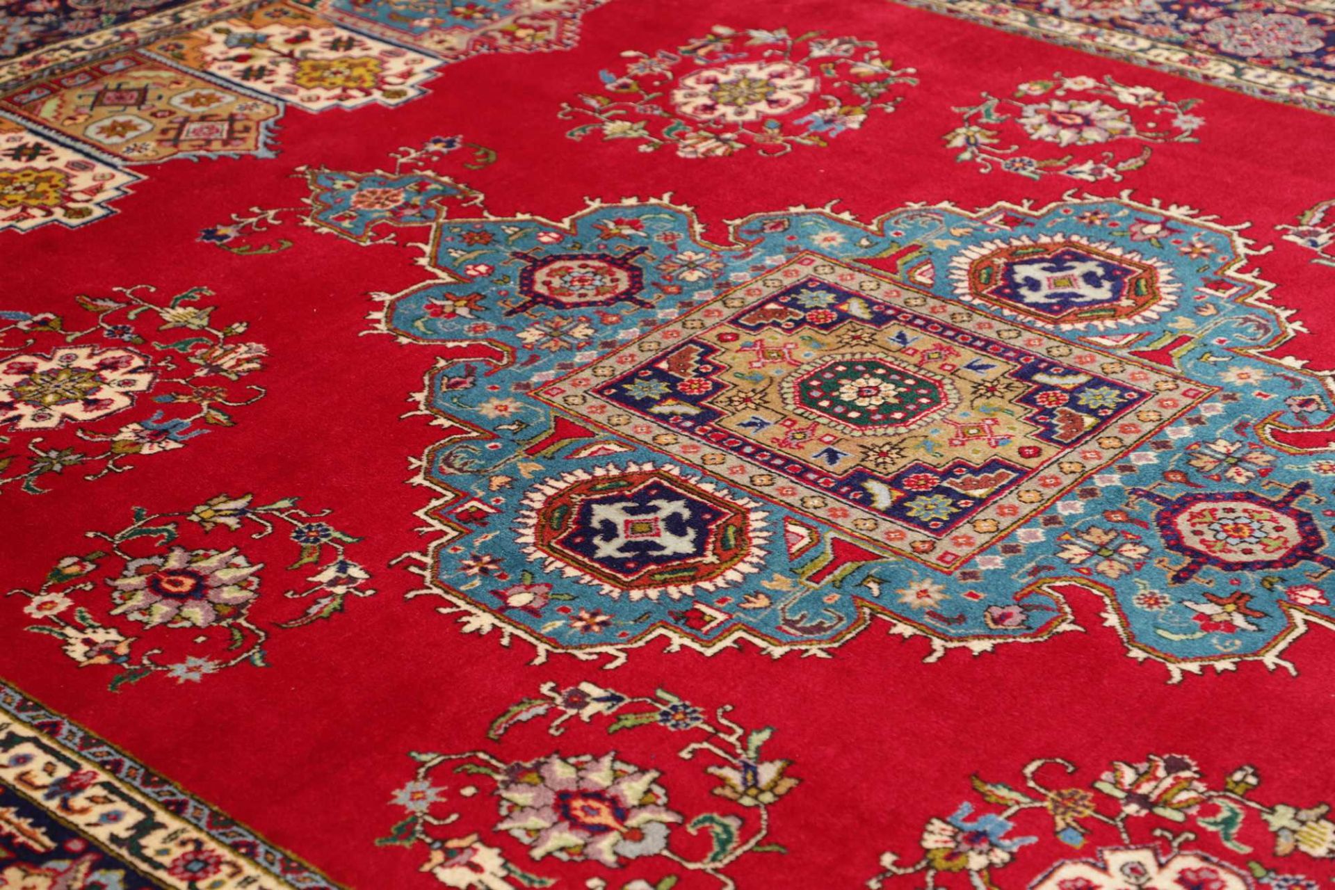 Täbriz Perserteppich 244 × 329 cm aus Wolle, handgeknüpft