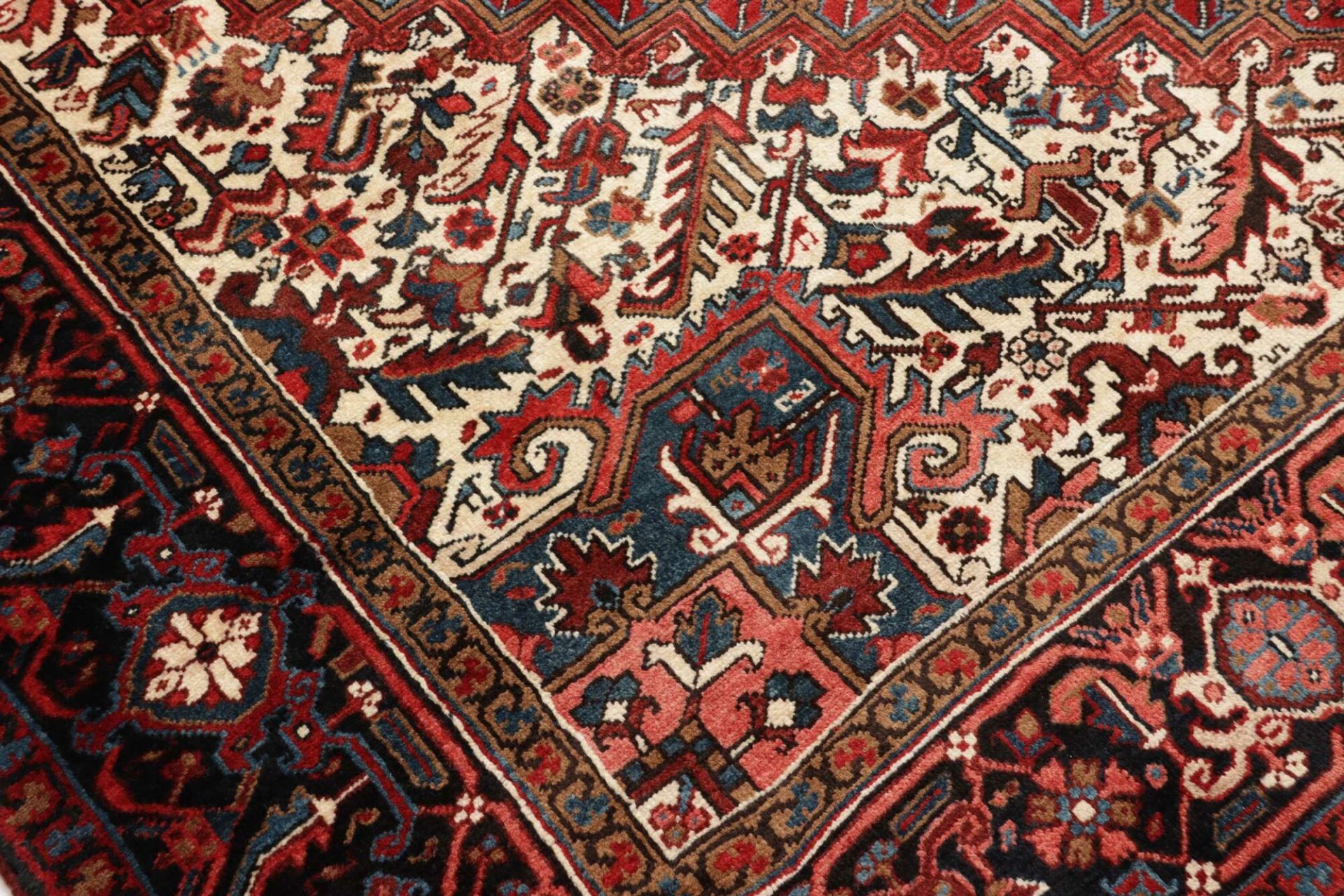 Heriz Perserteppich aus Iran, 271 × 354 cm
