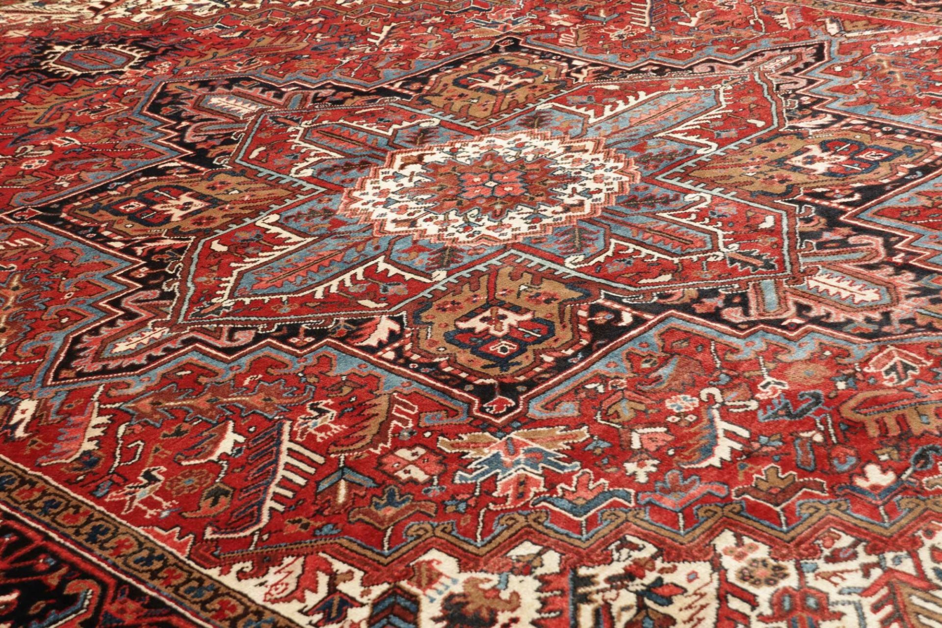 Heriz Perserteppich aus Iran, 271 × 354 cm