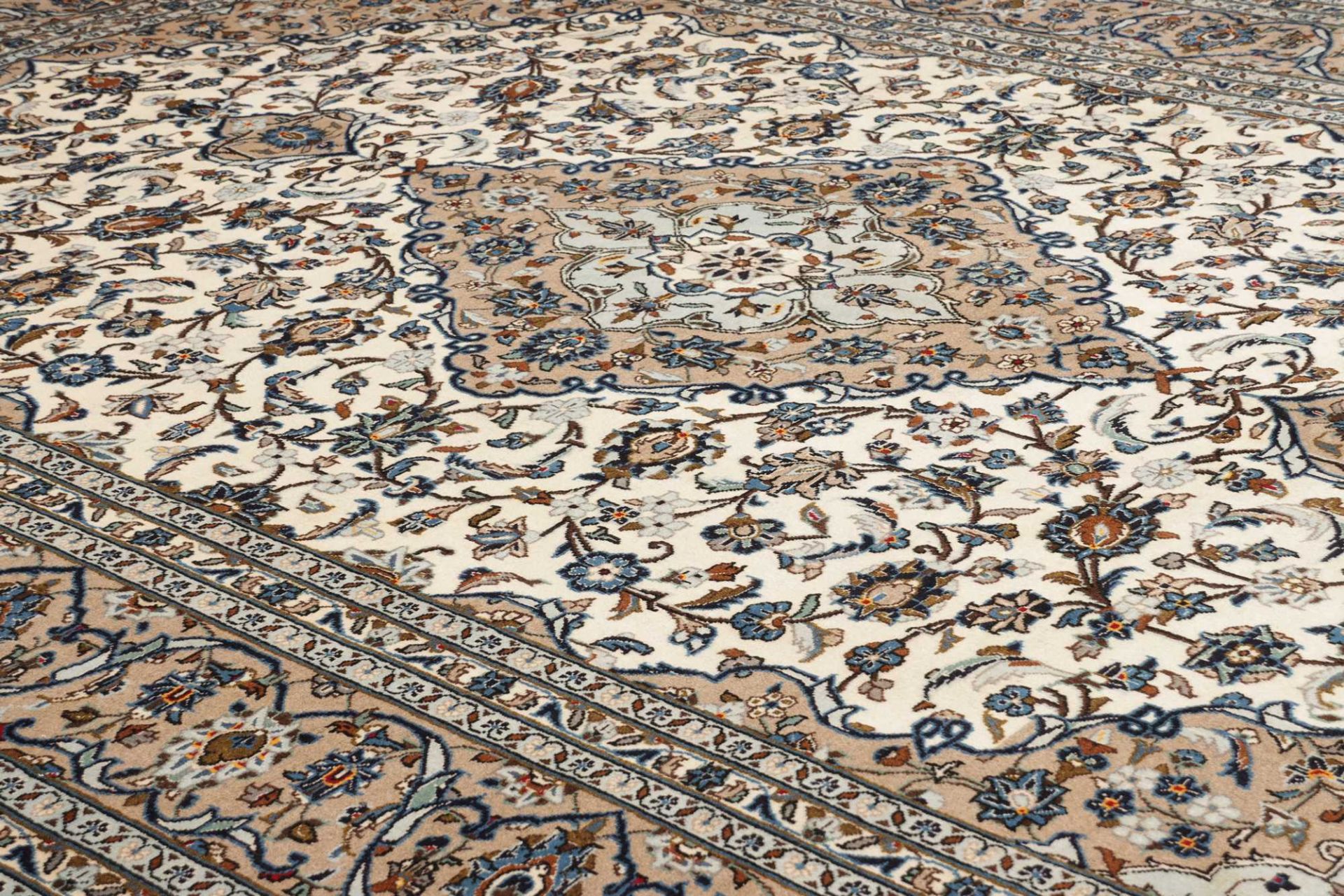 Handgeknüpfter Kashan Perserteppich 248 × 353 cm