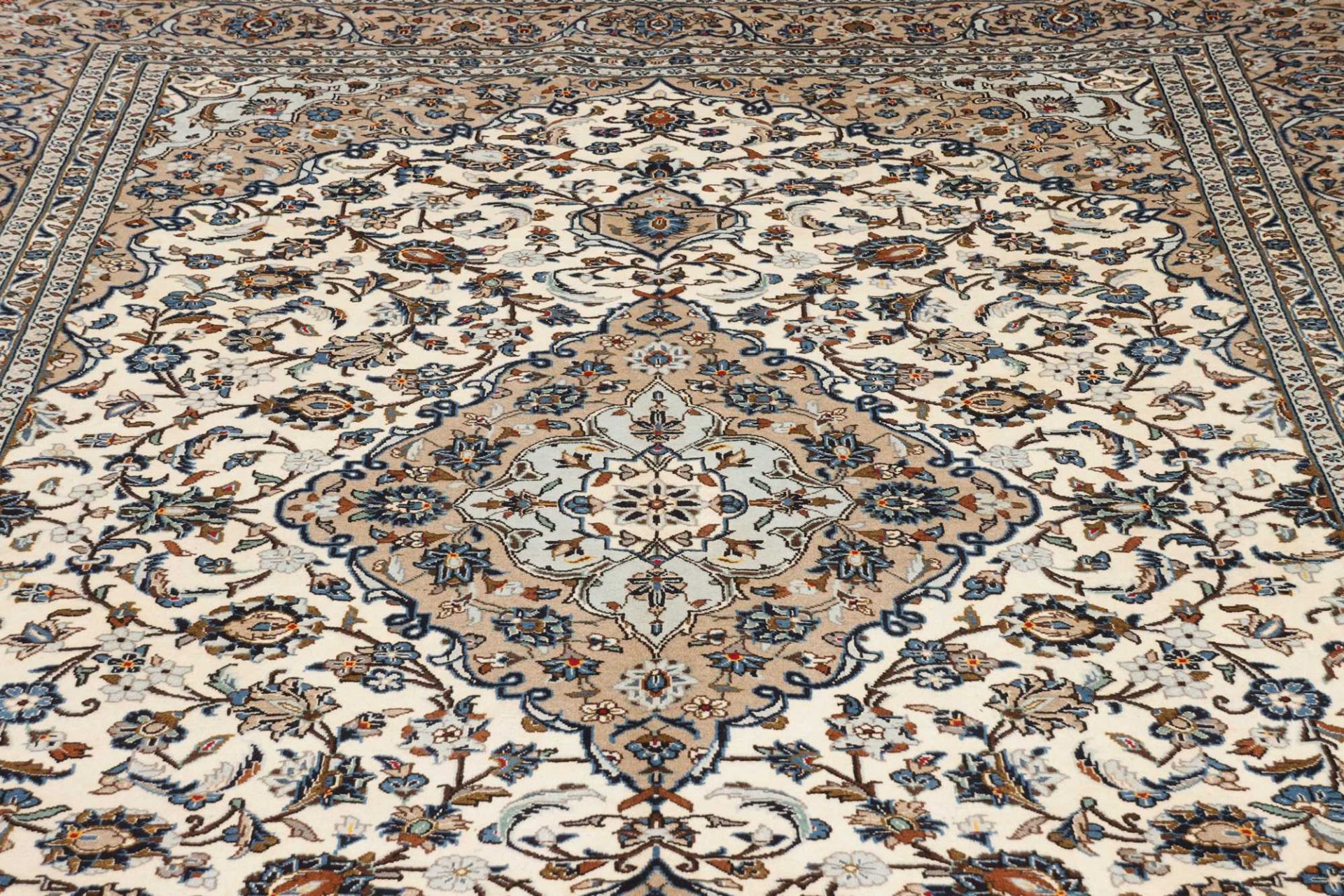 Handgeknüpfter Kashan Perserteppich 248 × 353 cm