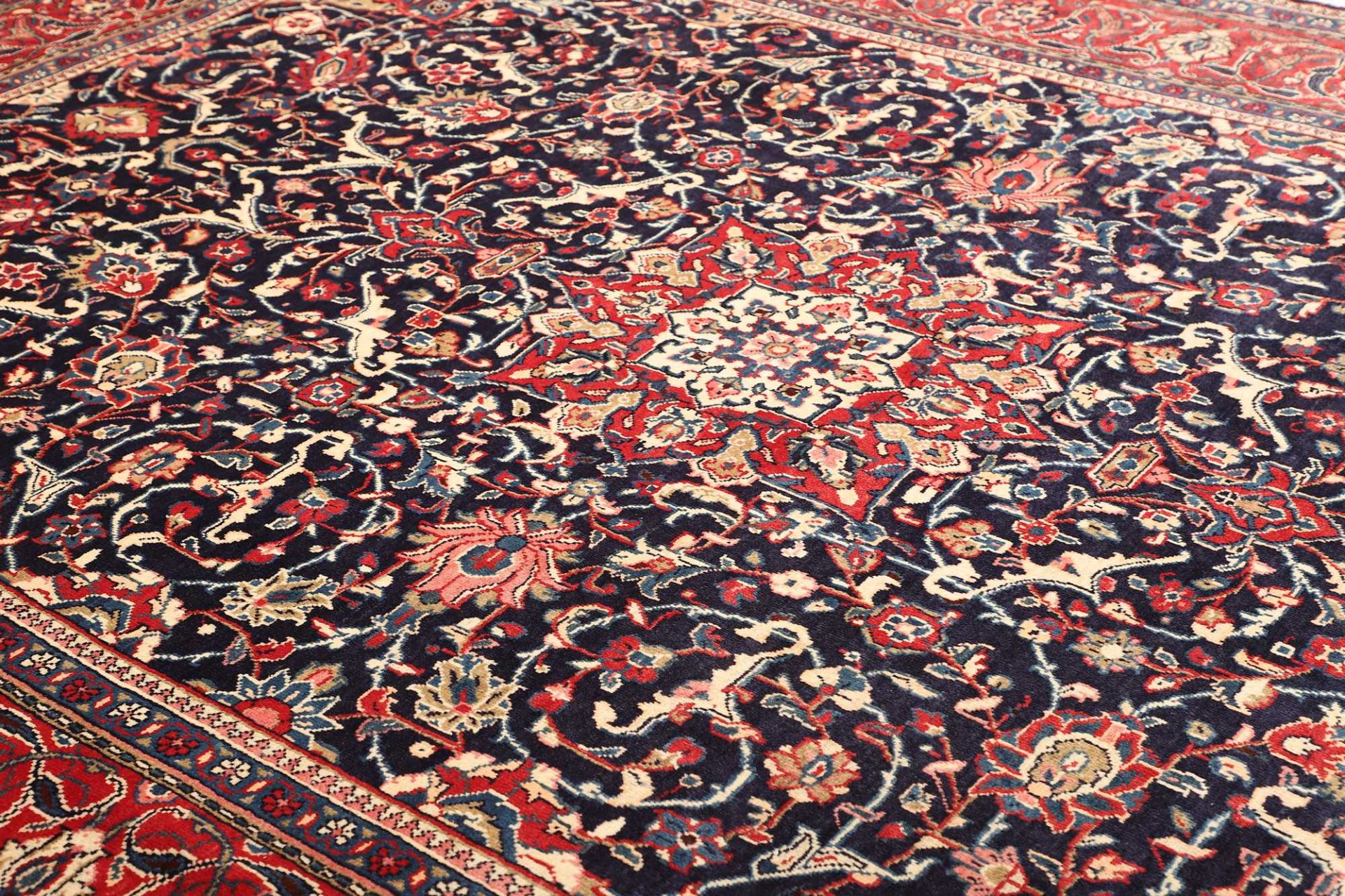 Handgeknüpfter Perserteppich 271 × 364 cm
