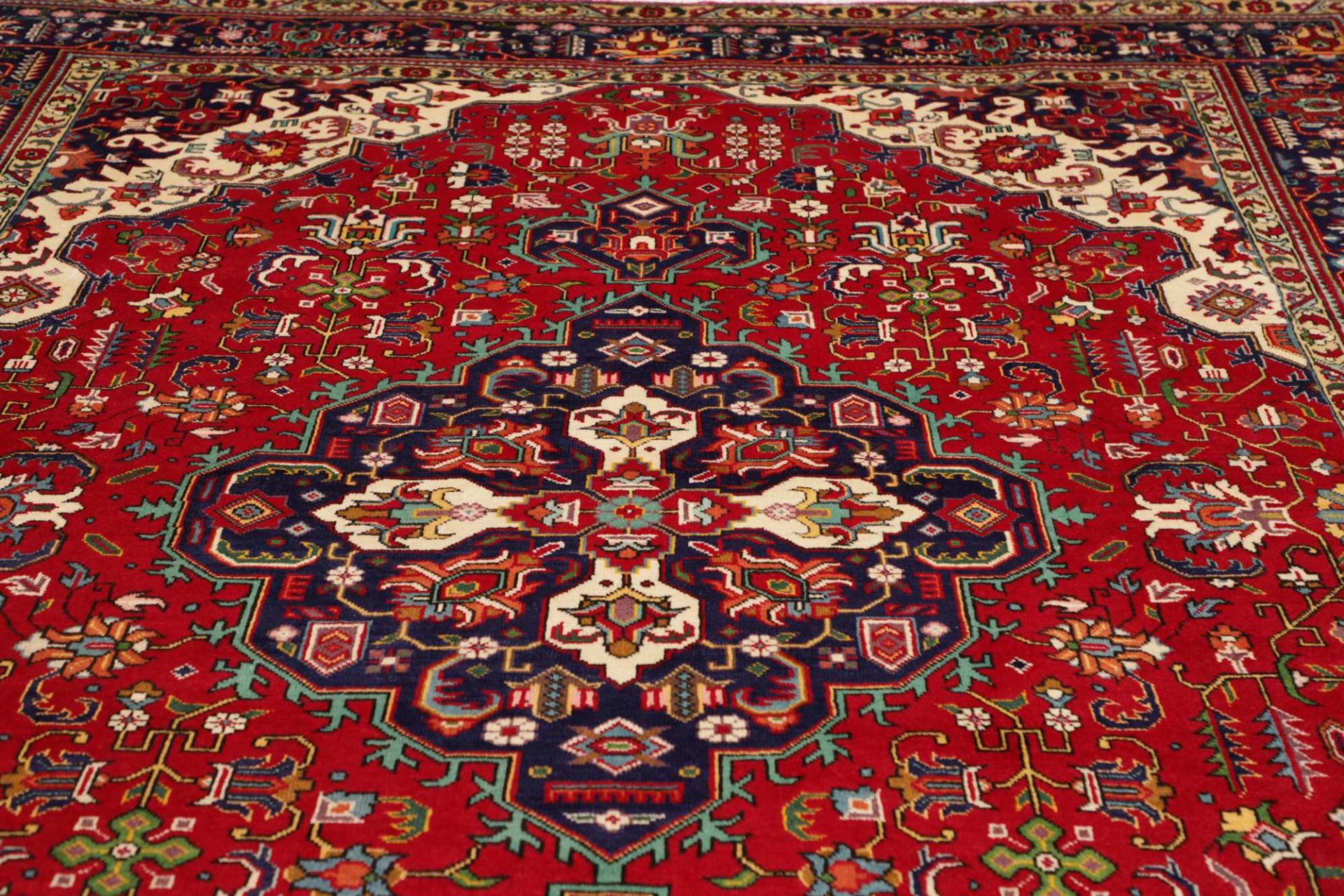 Täbriz Perserteppich aus Iran, 251 × 339 cm