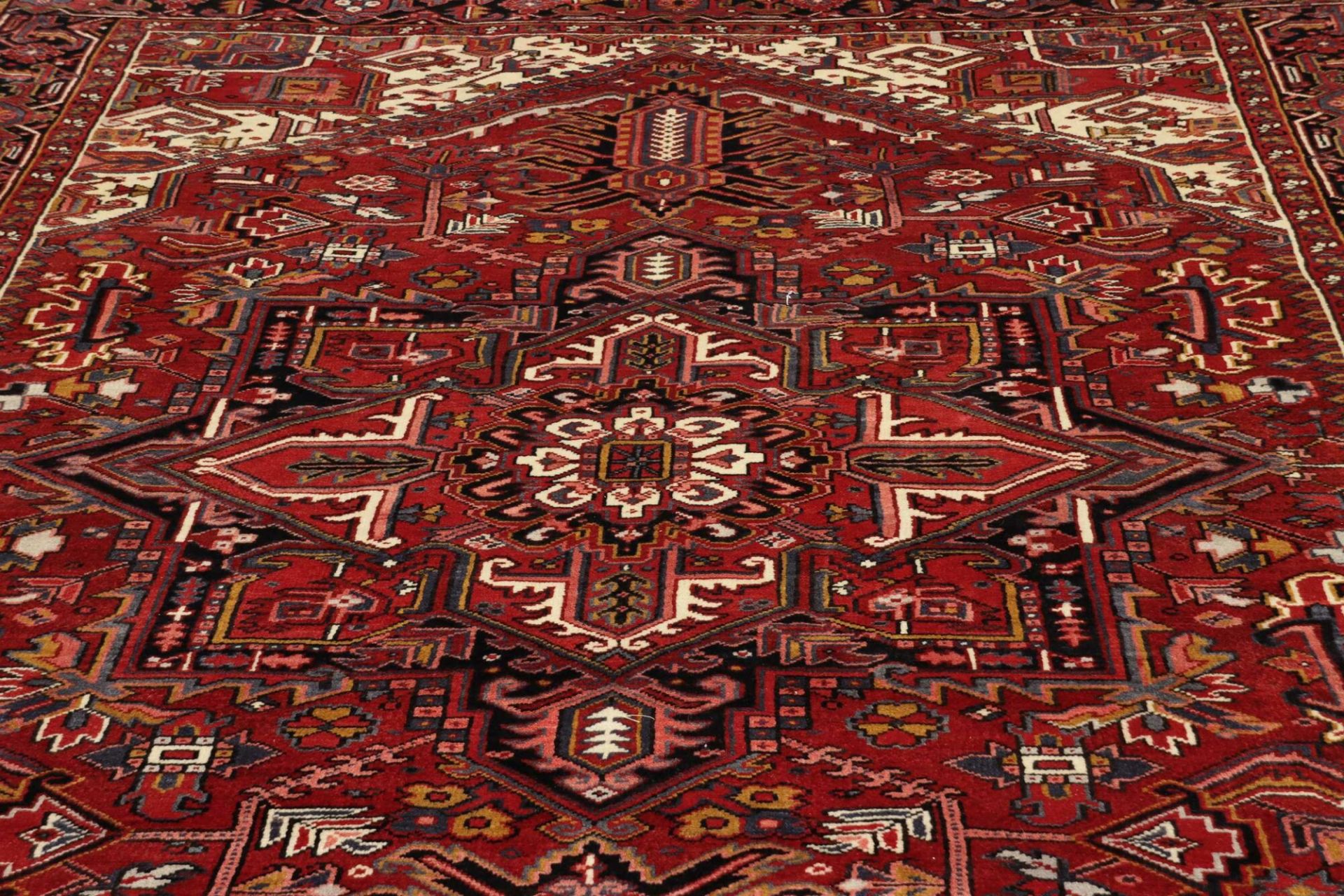 perserteppich-heriz-251-x-327-cm-schurwolle-handgeknupft-rustikal-14 Handgeknüpfter Heriz Perserteppich, 251 × 327 cm, Wolle