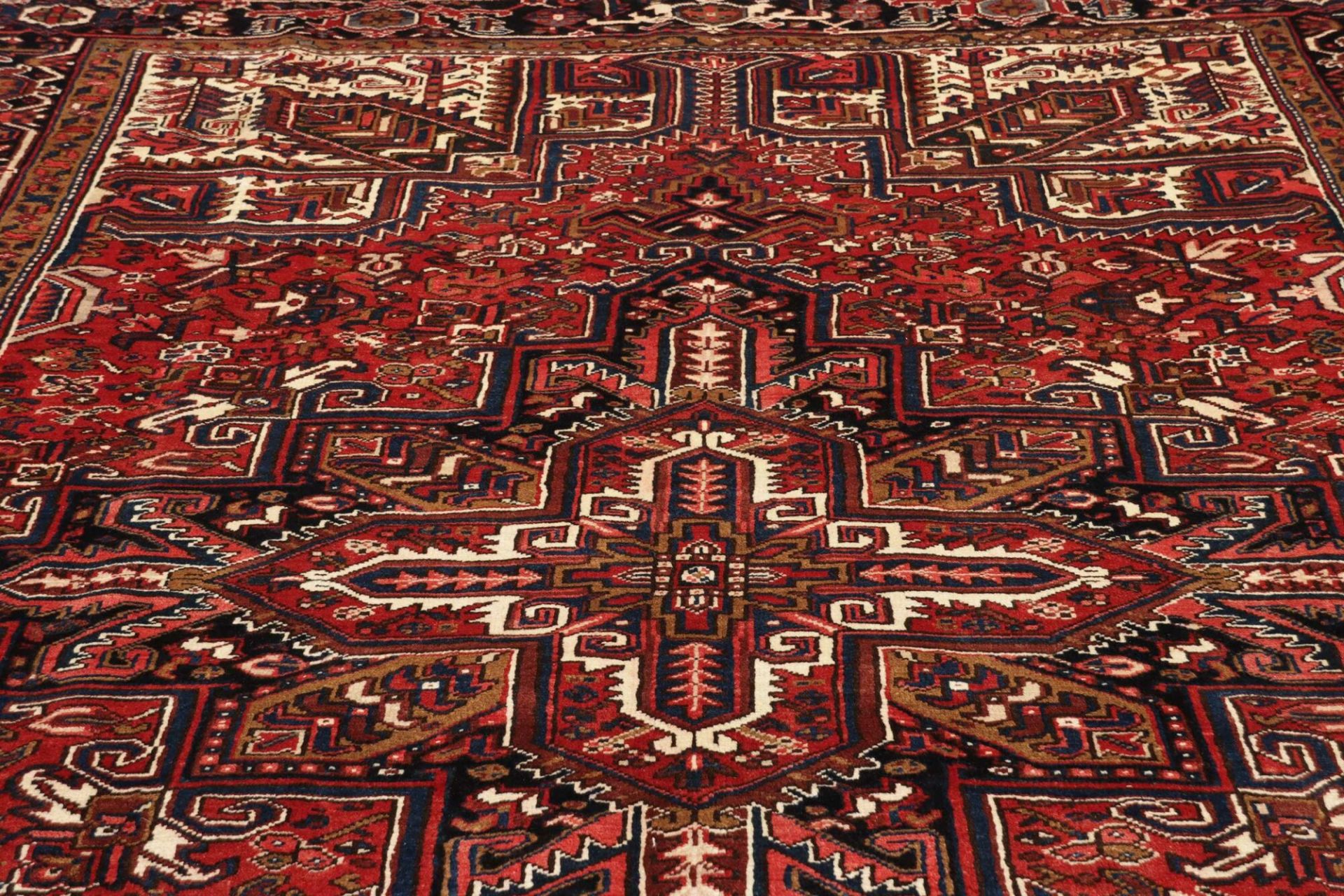 perserteppich-heriz-241-x-342-cm-schurwolle-handgeknupft-rustikal-16 Handgeknüpfter Heriz Perserteppich, 241 × 342 cm, Wolle