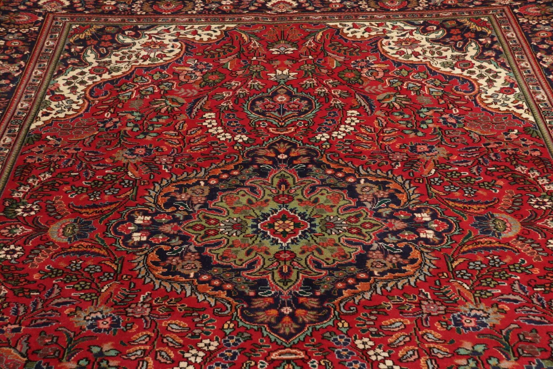 Handgeknüpfter Täbriz Perserteppich 231 × 337 cm