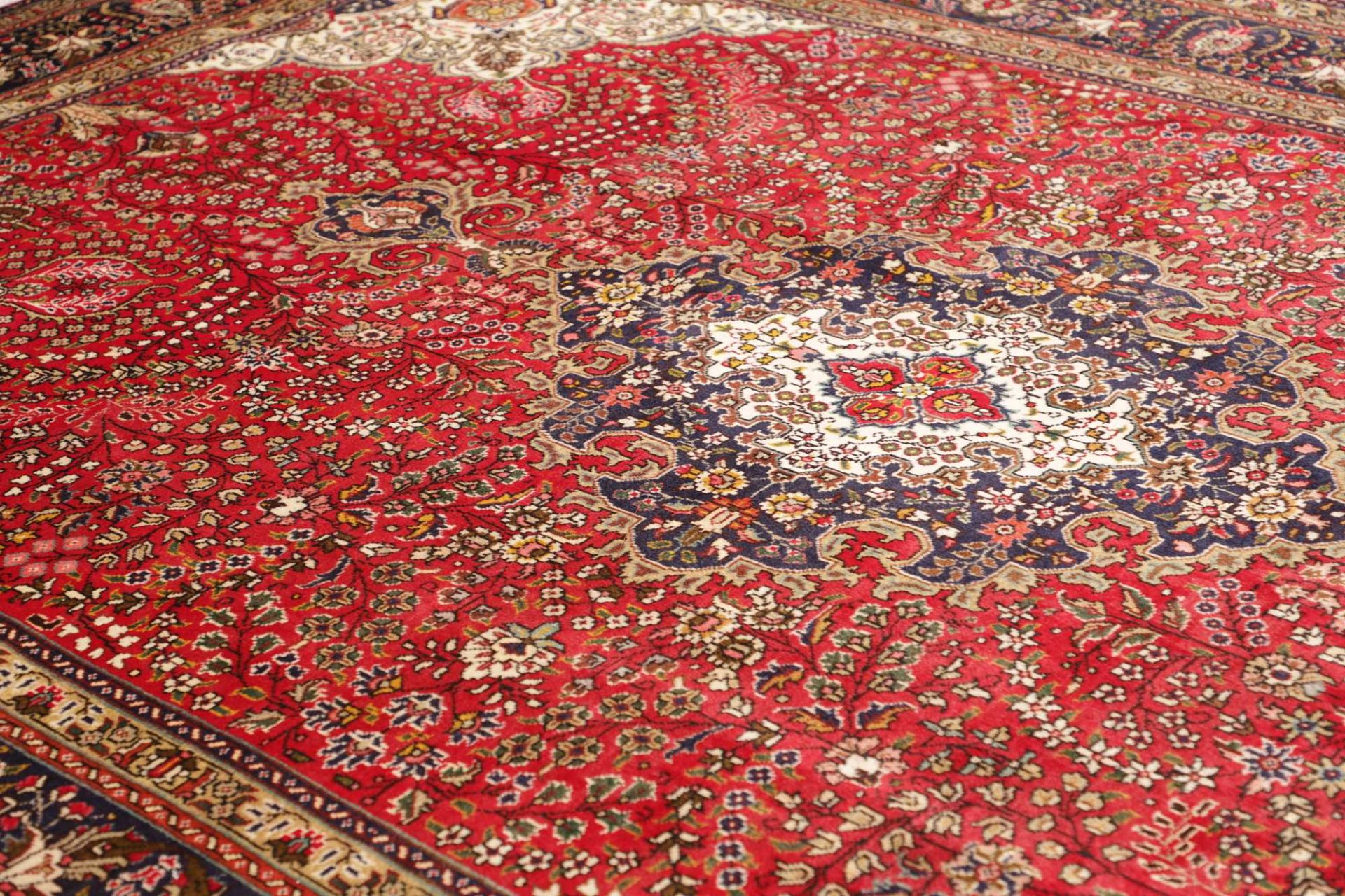 Täbriz Perserteppich aus Iran, 251 × 349 cm